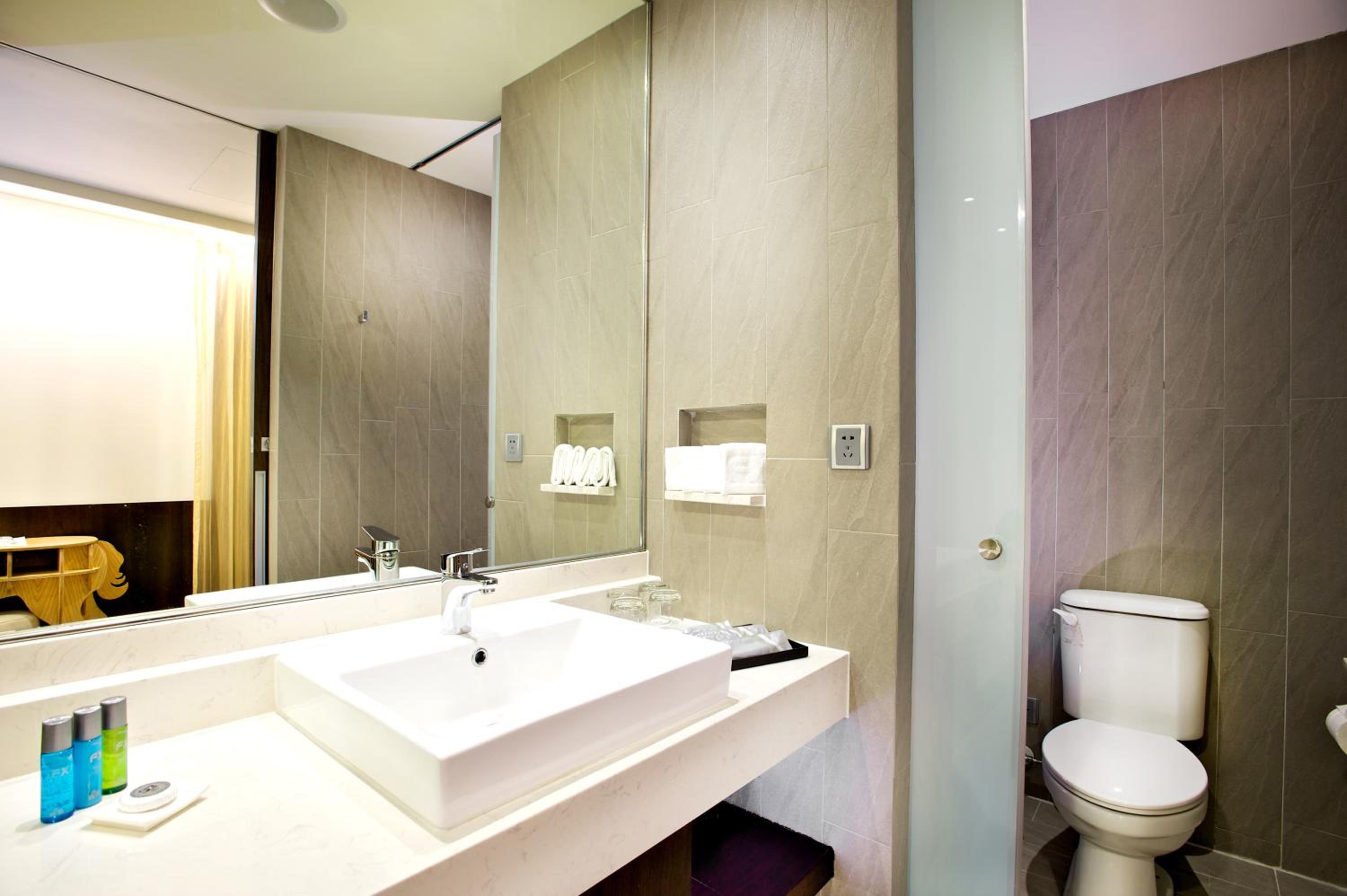 FX Hotel Tainan