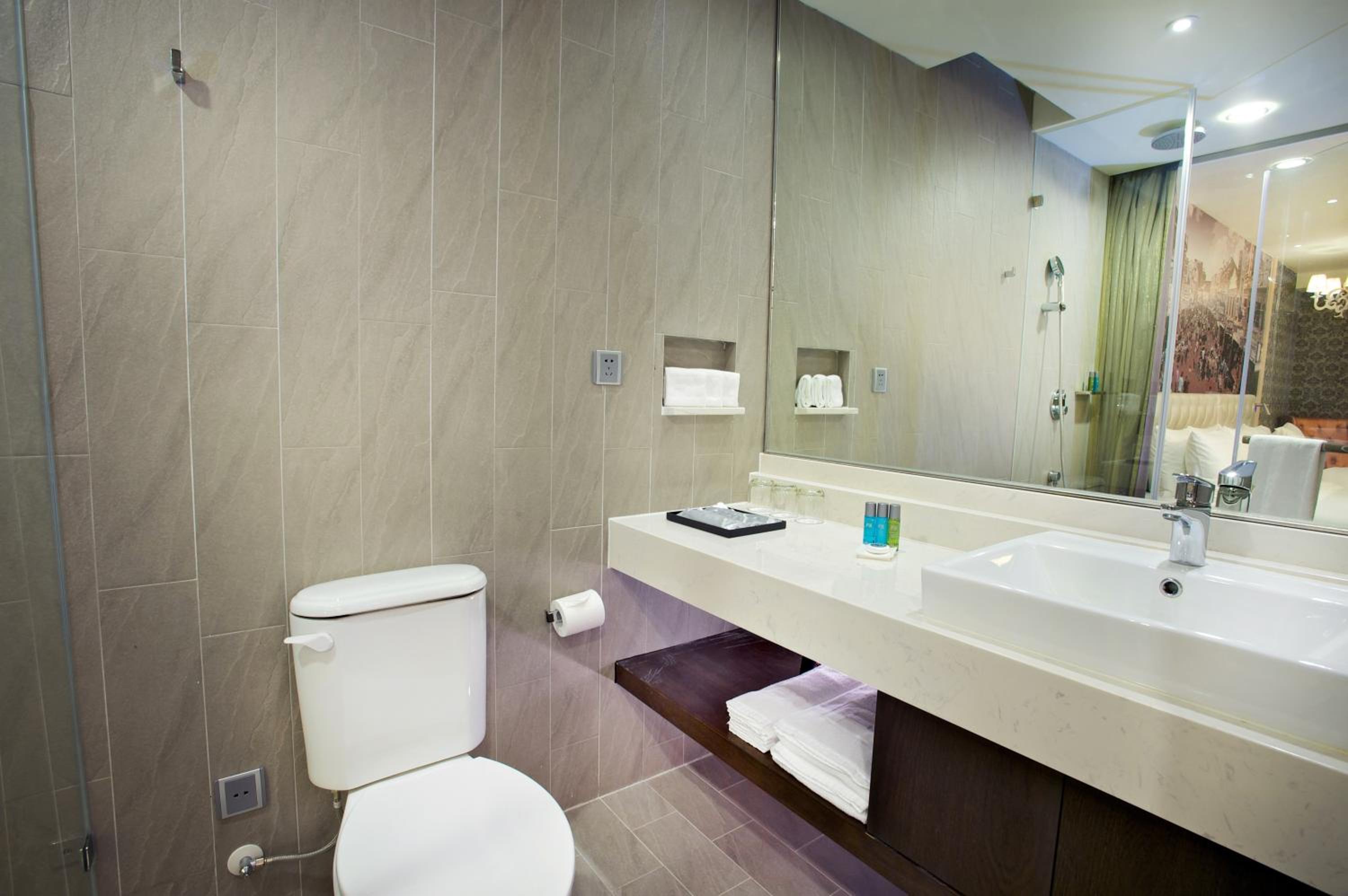FX Hotel Tainan