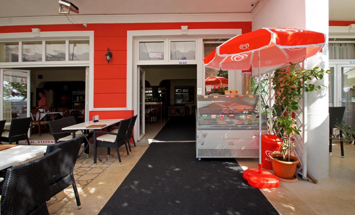 Hotel Lux Hotel Pansion - Image 1