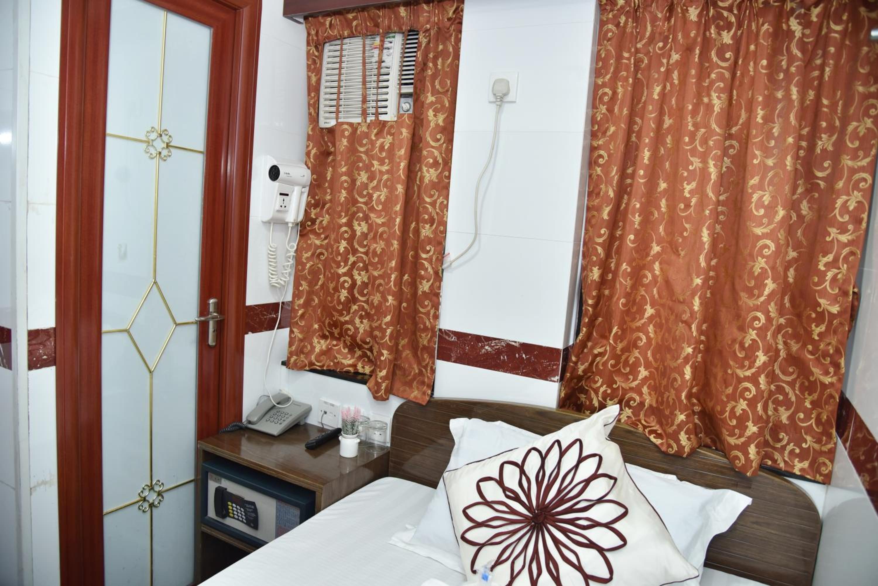 Traveller's Hostel