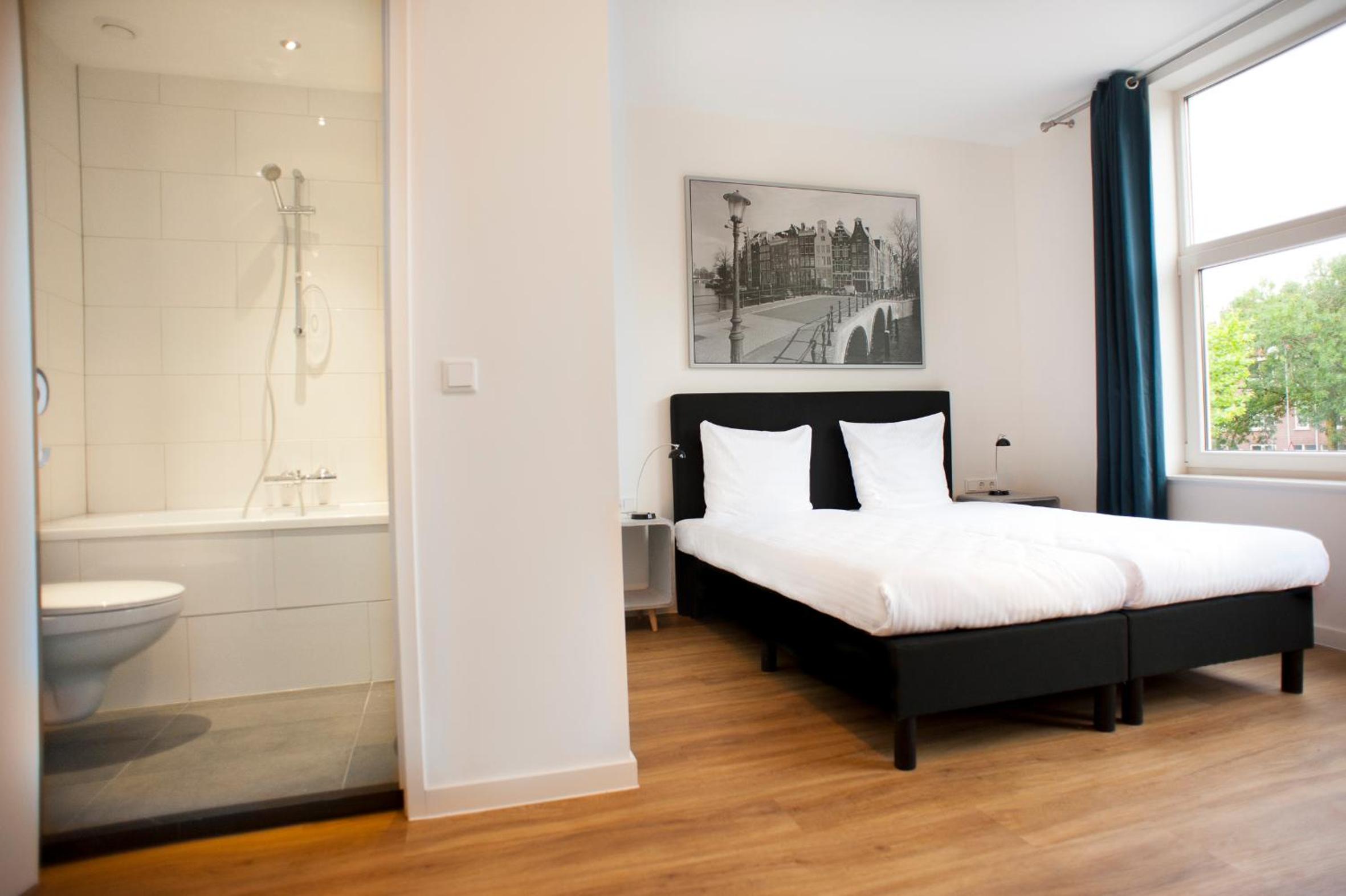i hotel photo 2