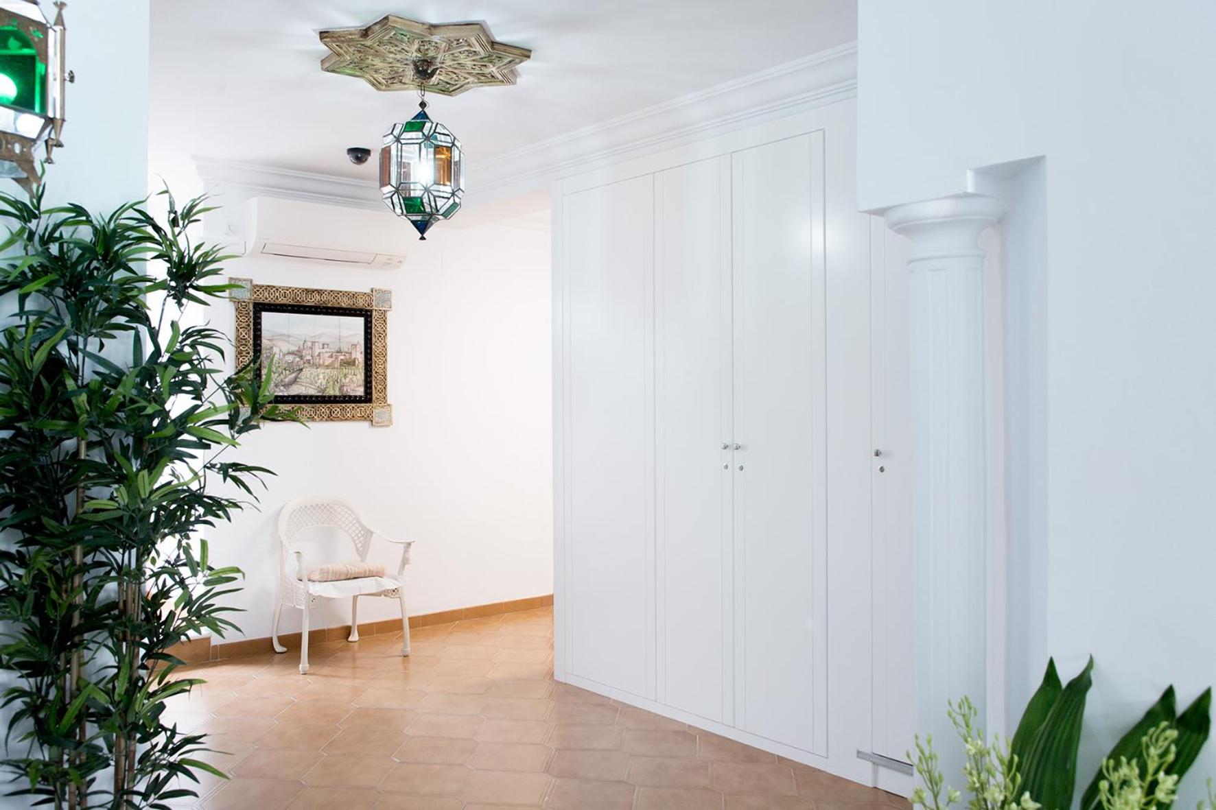 Hostal Alhambra - Adults Only