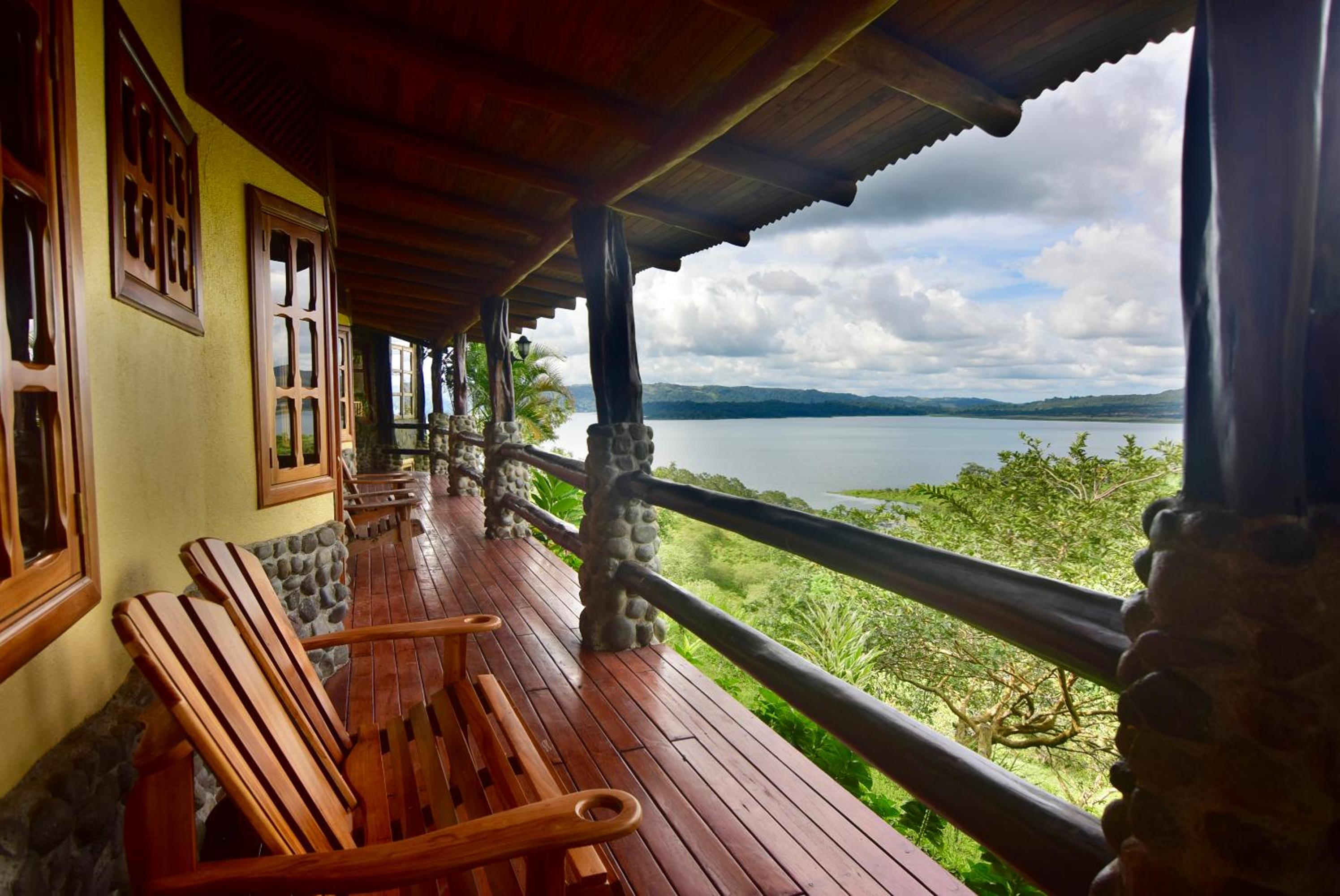 Pie In The Sky 3 Stunning Lake & Volcano Views!