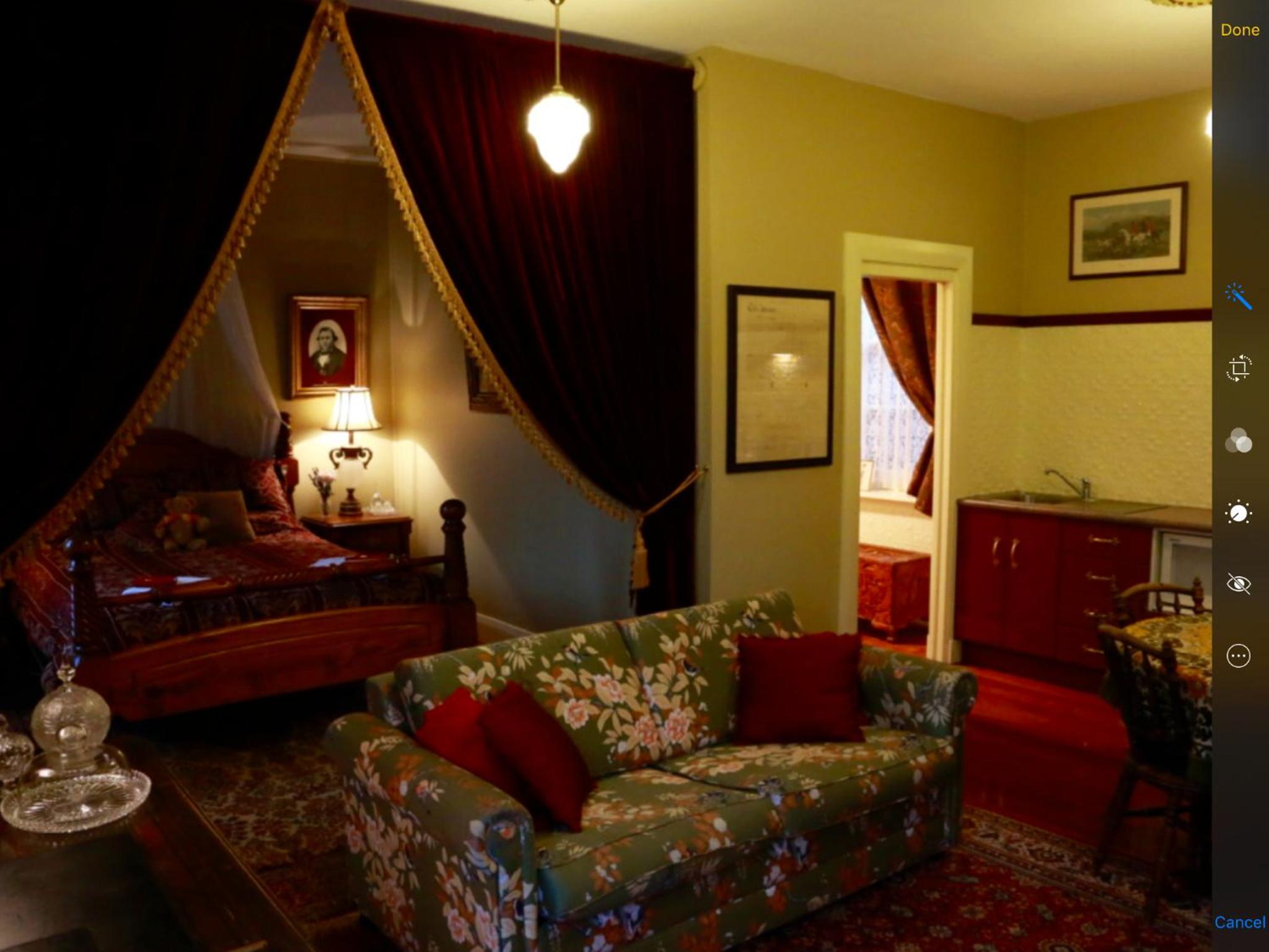 Blakes Manor Self Contained Heritage Accommodation