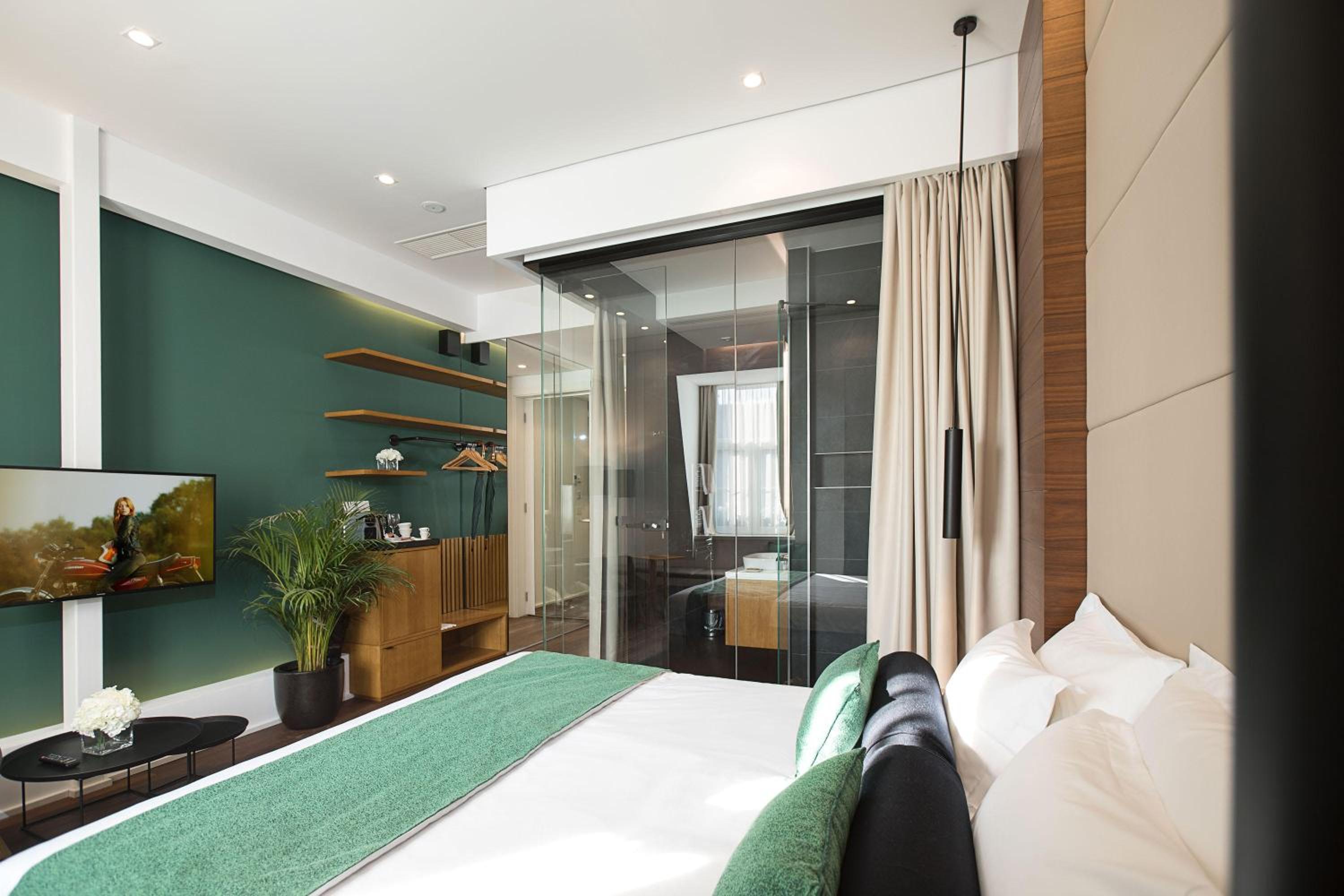 Dominic Smart & Luxury Suites - Parliament