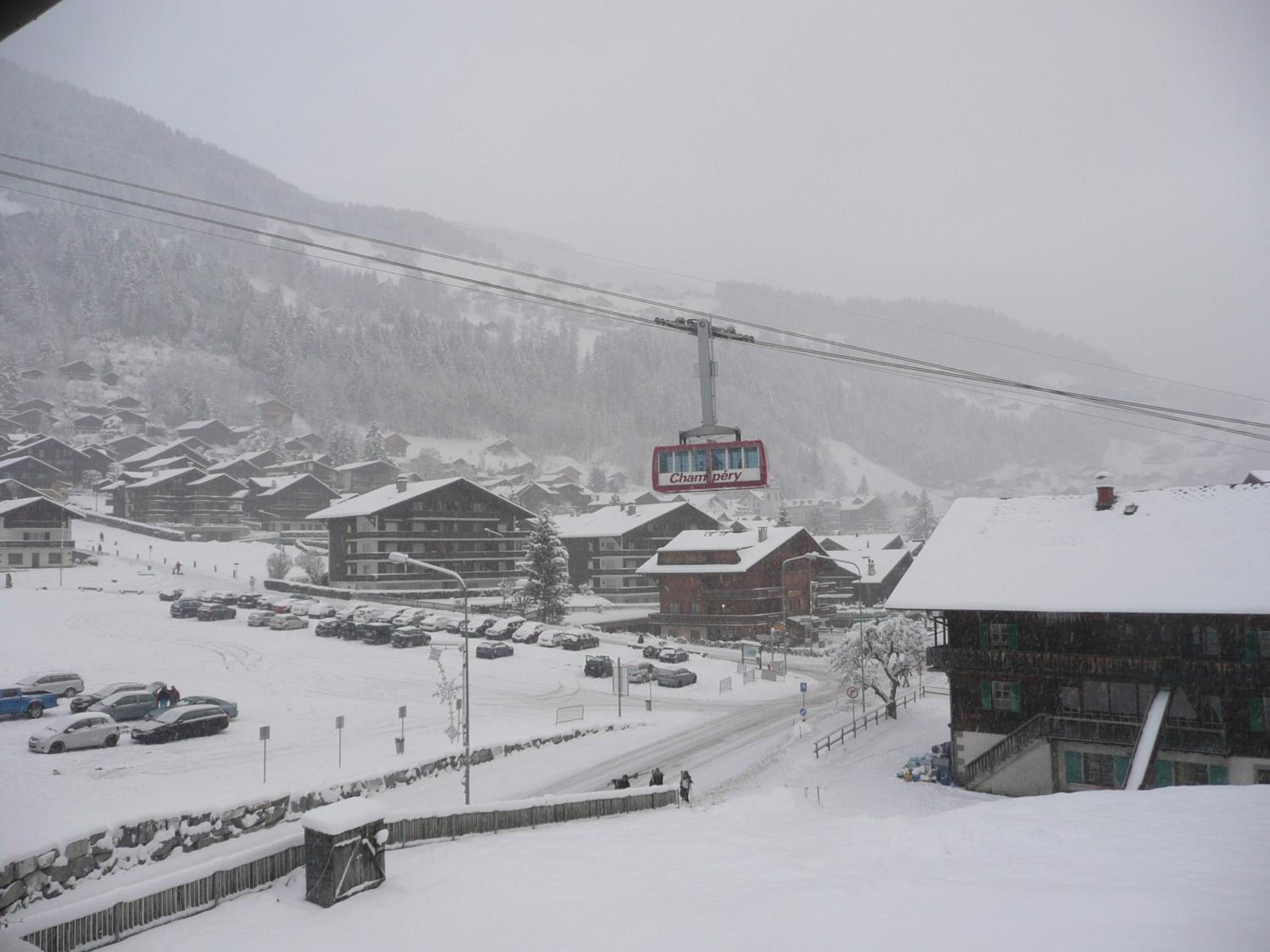 Celine 9, Champery