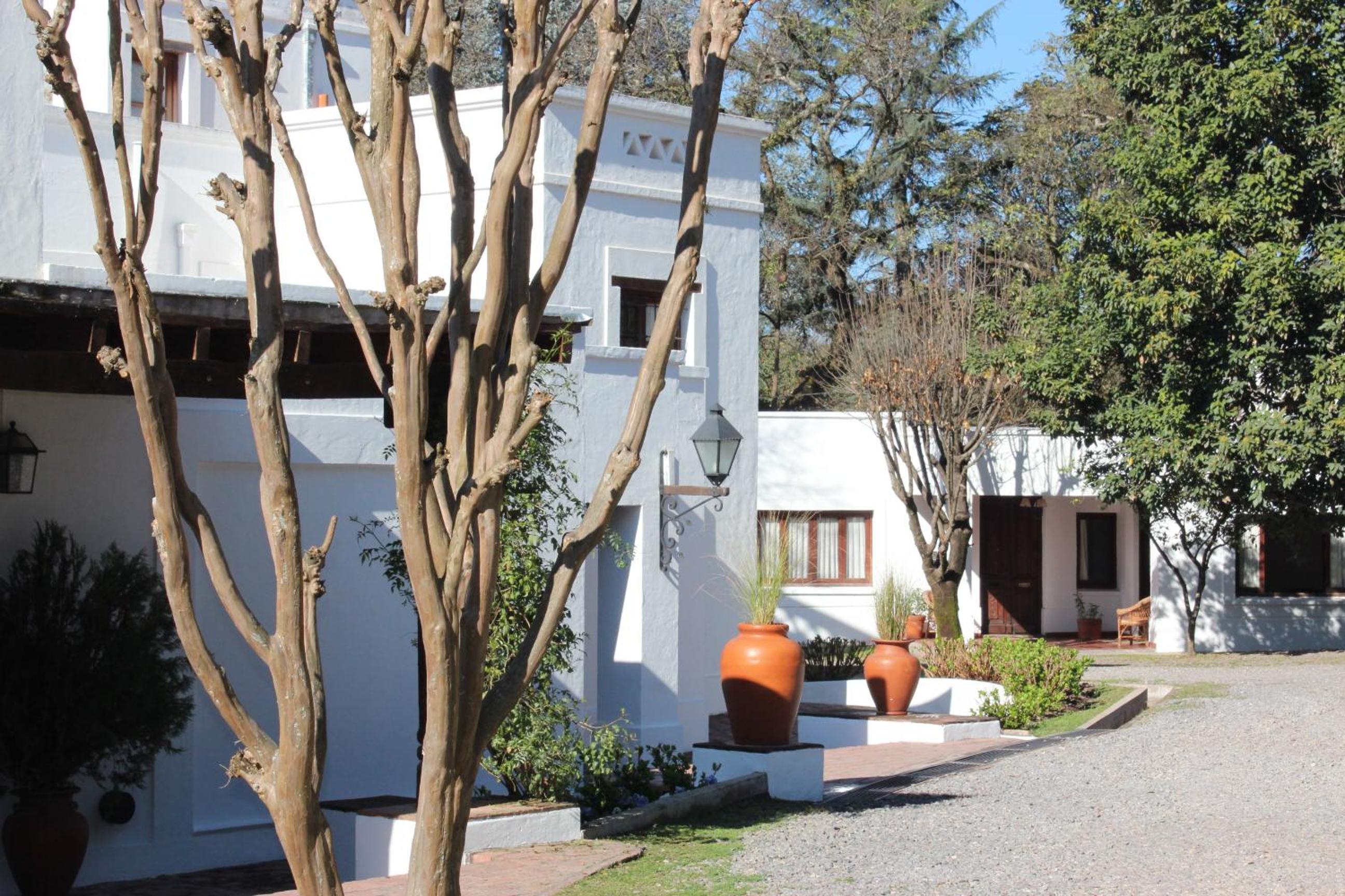 Hotel Las Moras Hotel - Image 1