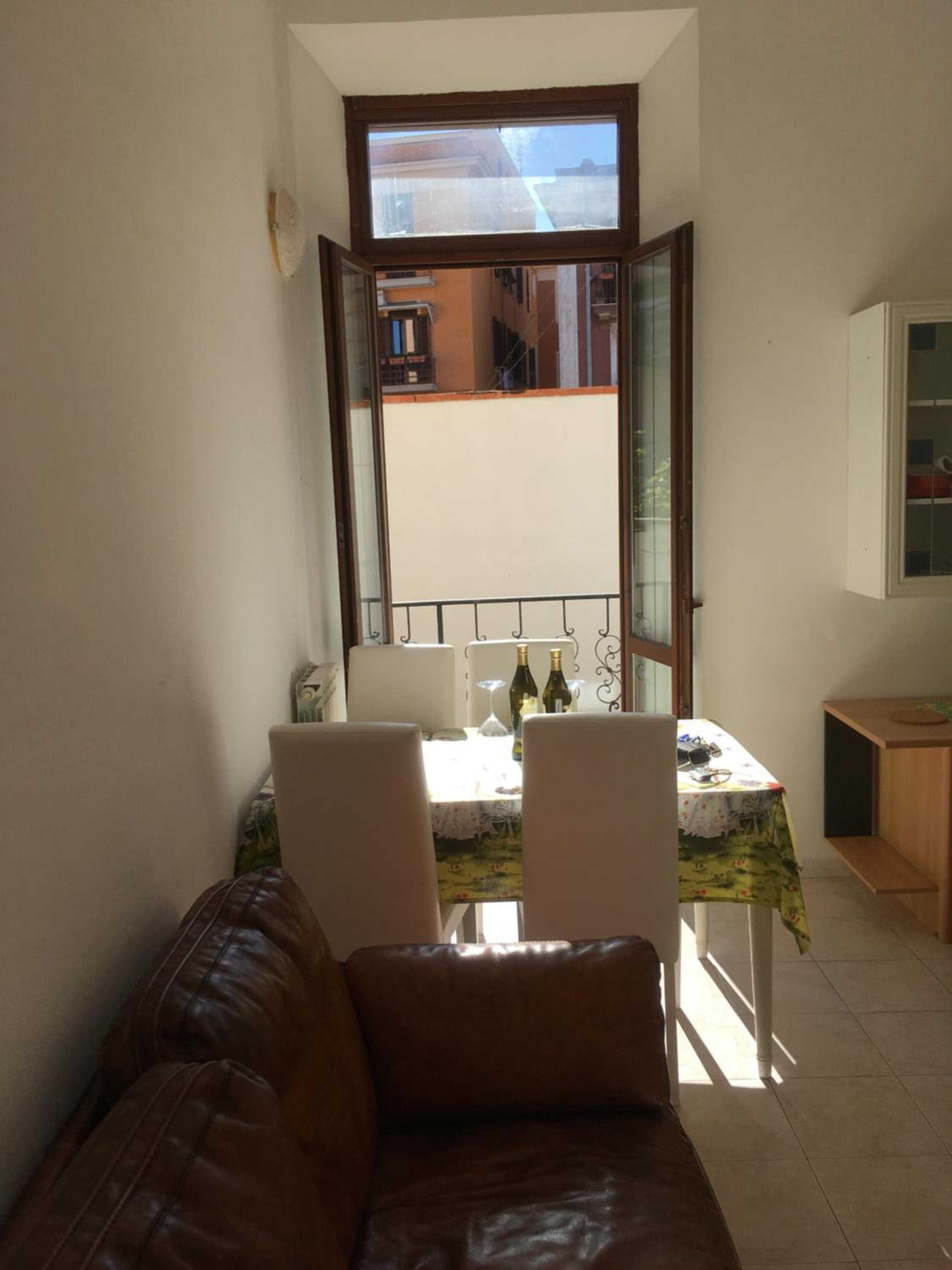 WHOLE HOLIDAY HOME APARTMENT FANTASTIC CIVITAVECCHIA da Pamino & Priscilla con due Camere letto!