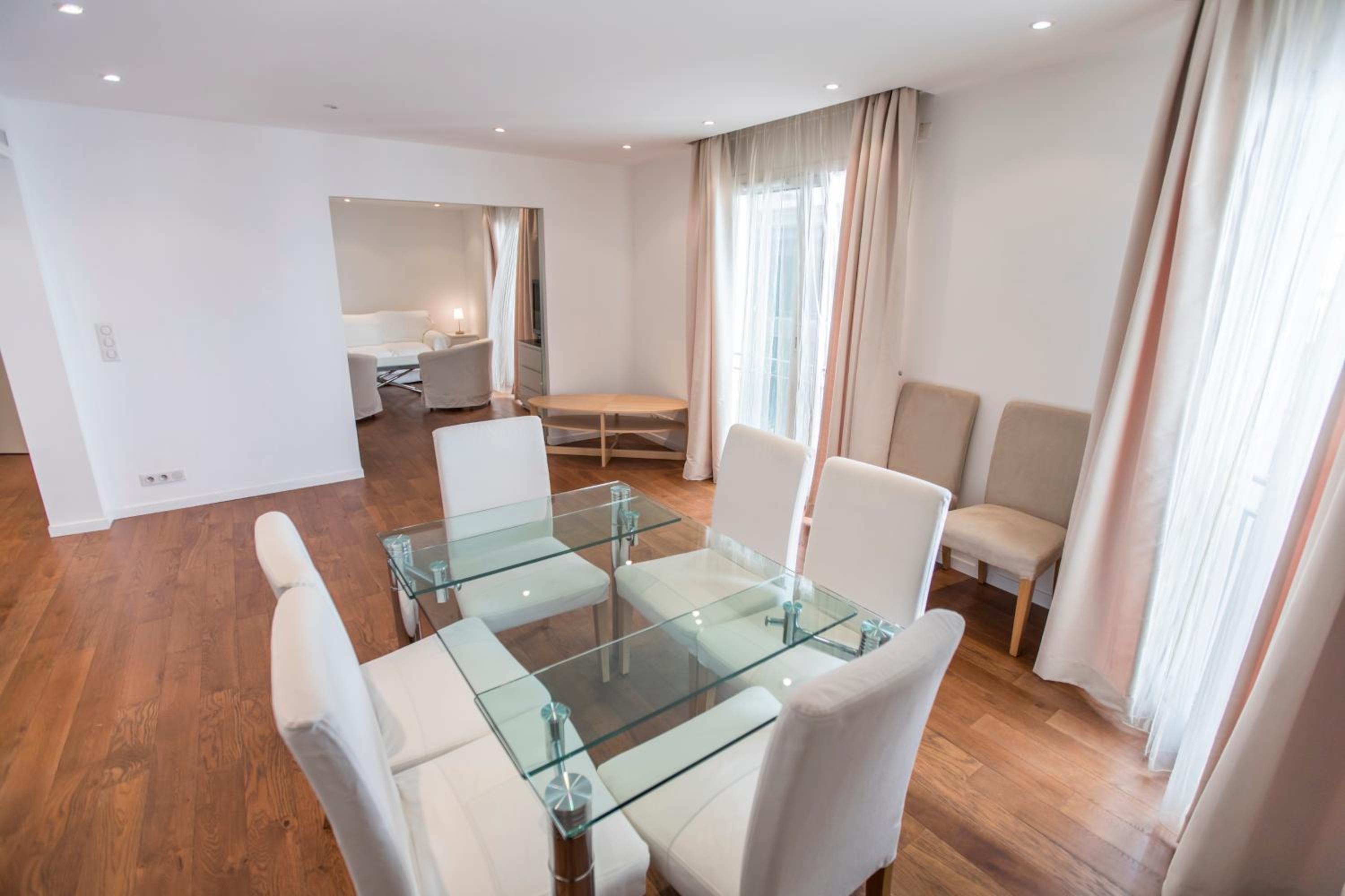 Imperial Apartment by Connexion view 3