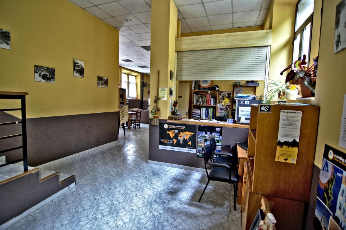 Albergue Juvenil de Bustiello