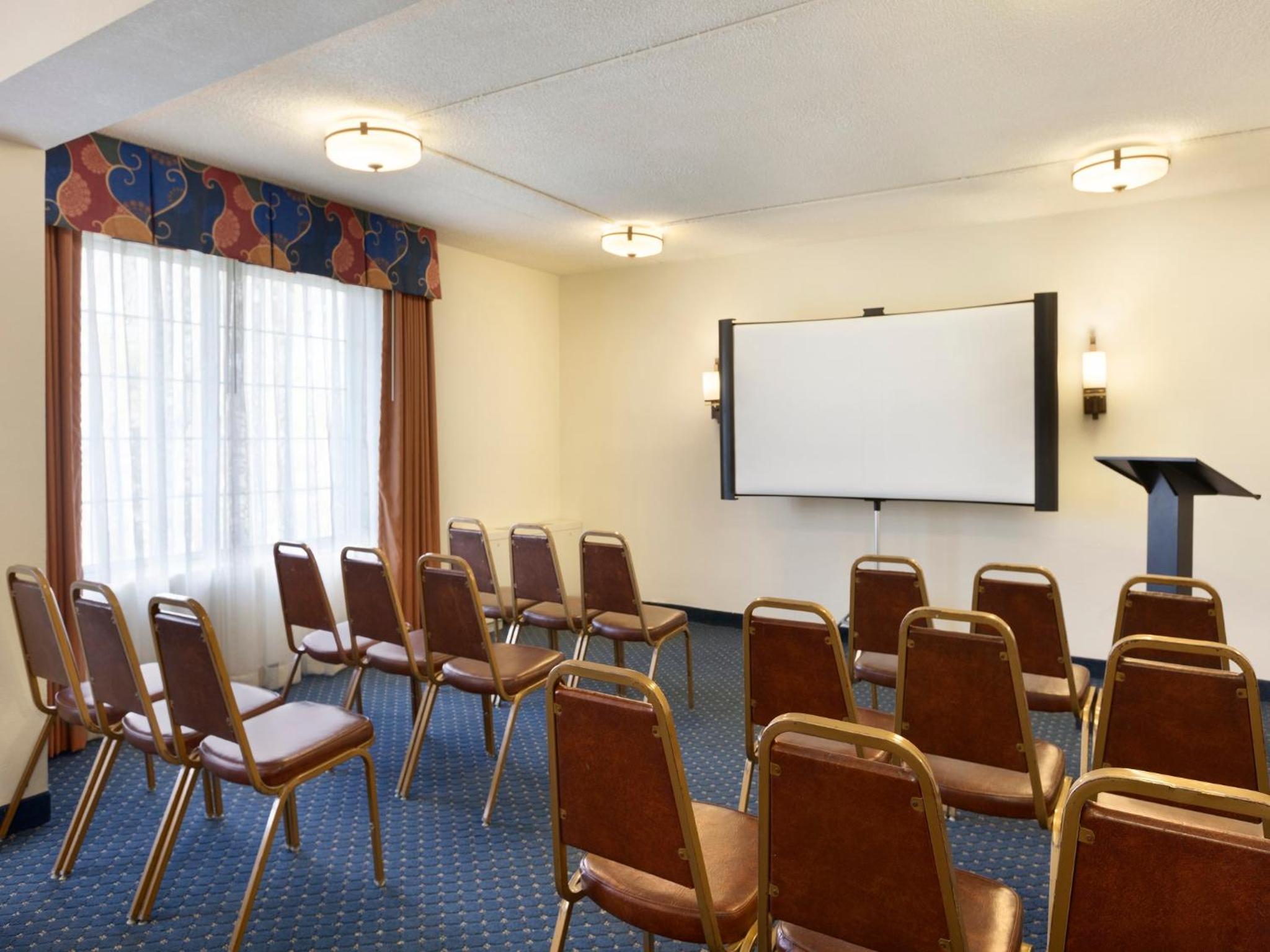 Country Inn & Suites by Radisson, Fredericksburg South I-95 , VA, Bild 70