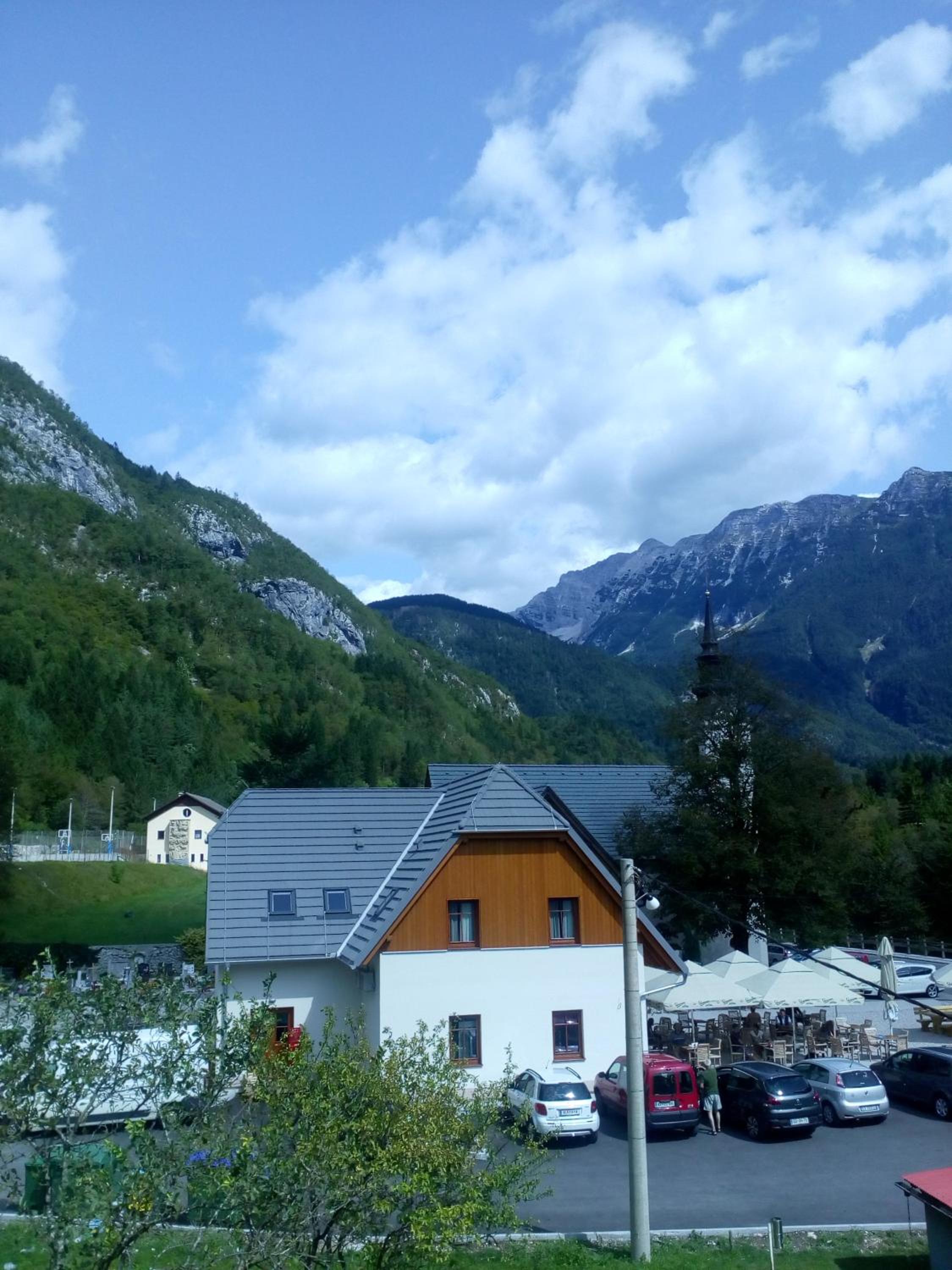 Photo 18