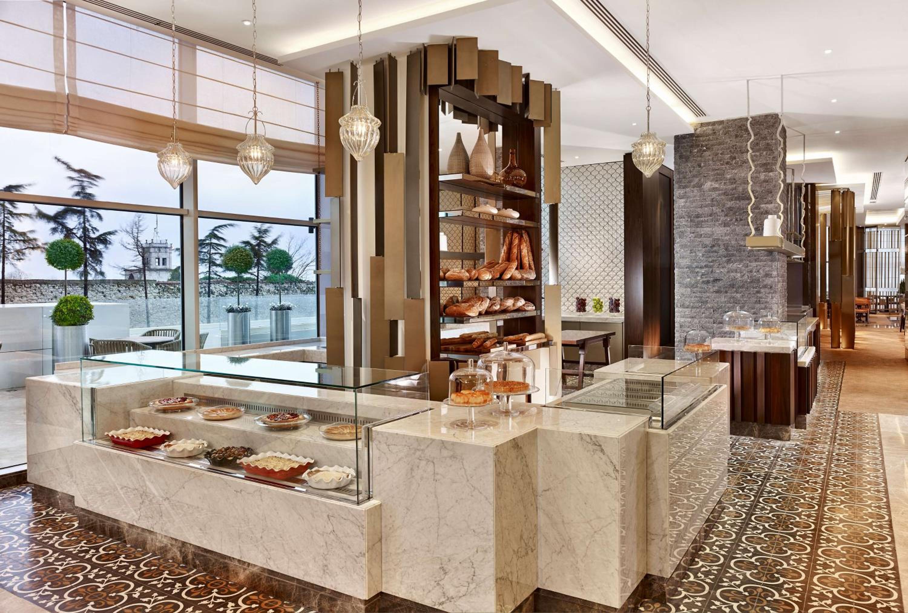 Hyatt Regency İstanbul Ataköy - Image 11