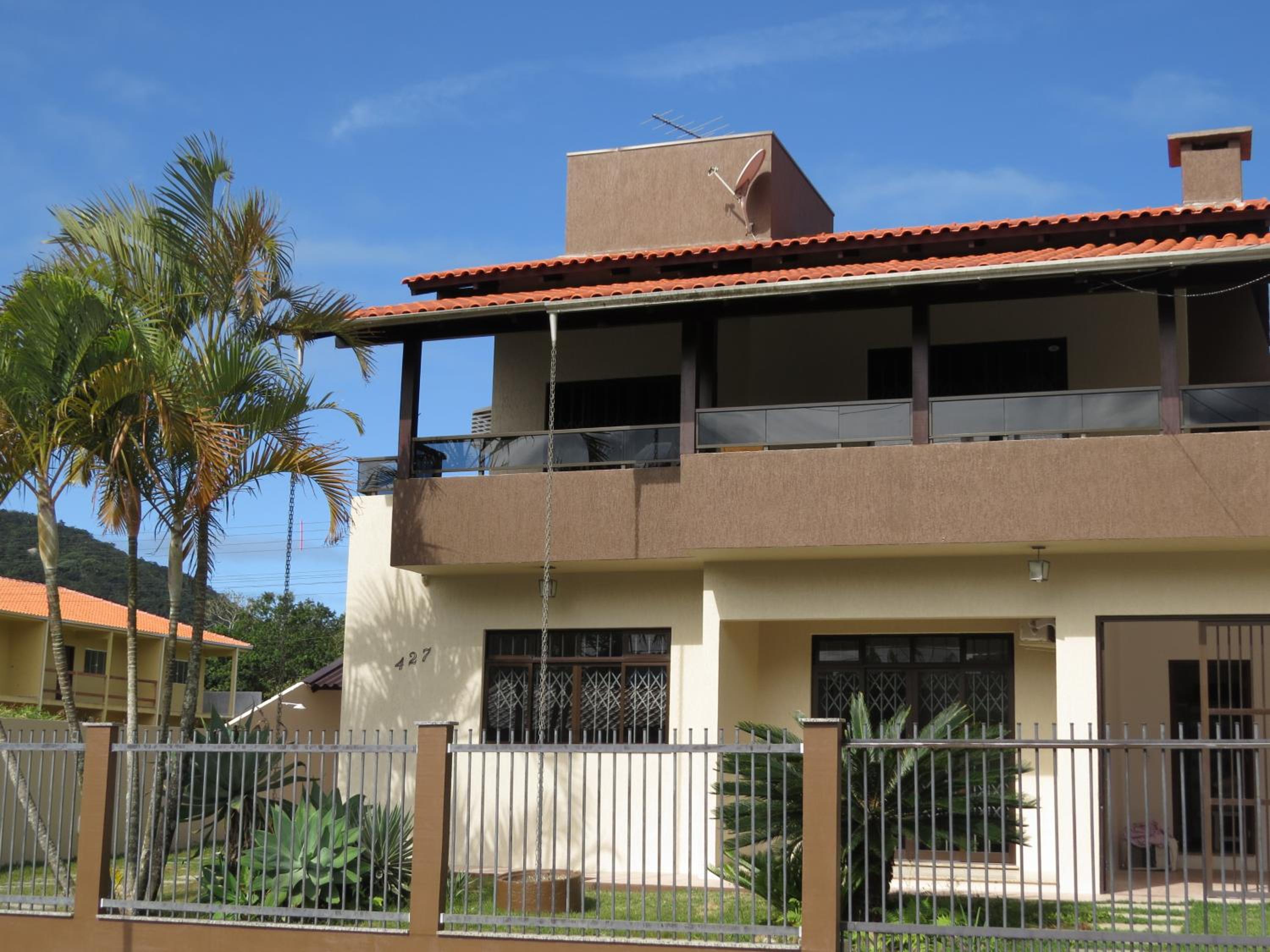 Bombinhas Brasil Residence II Guest House no Centro view 2