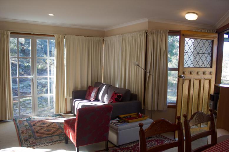 Whiskey Gully Cottages view 3