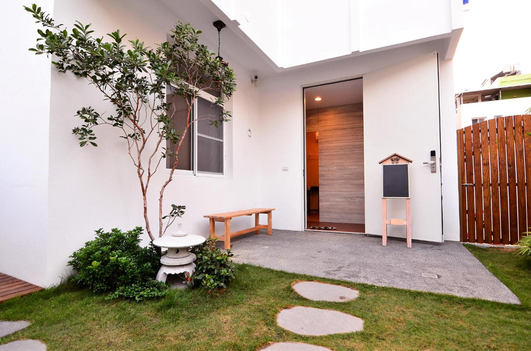 Leaf Hostel