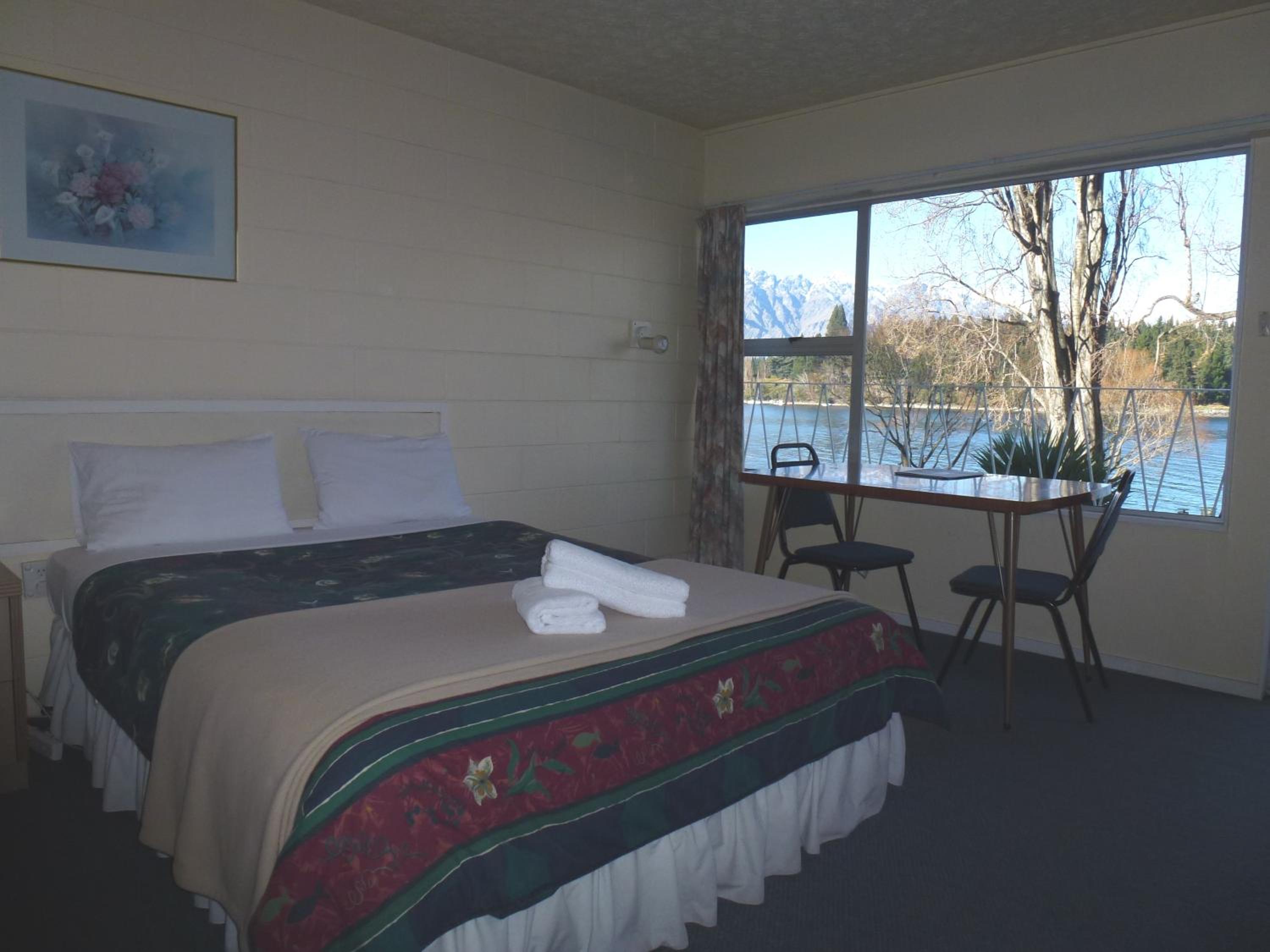 Lakeside Motel photo 19 of 25