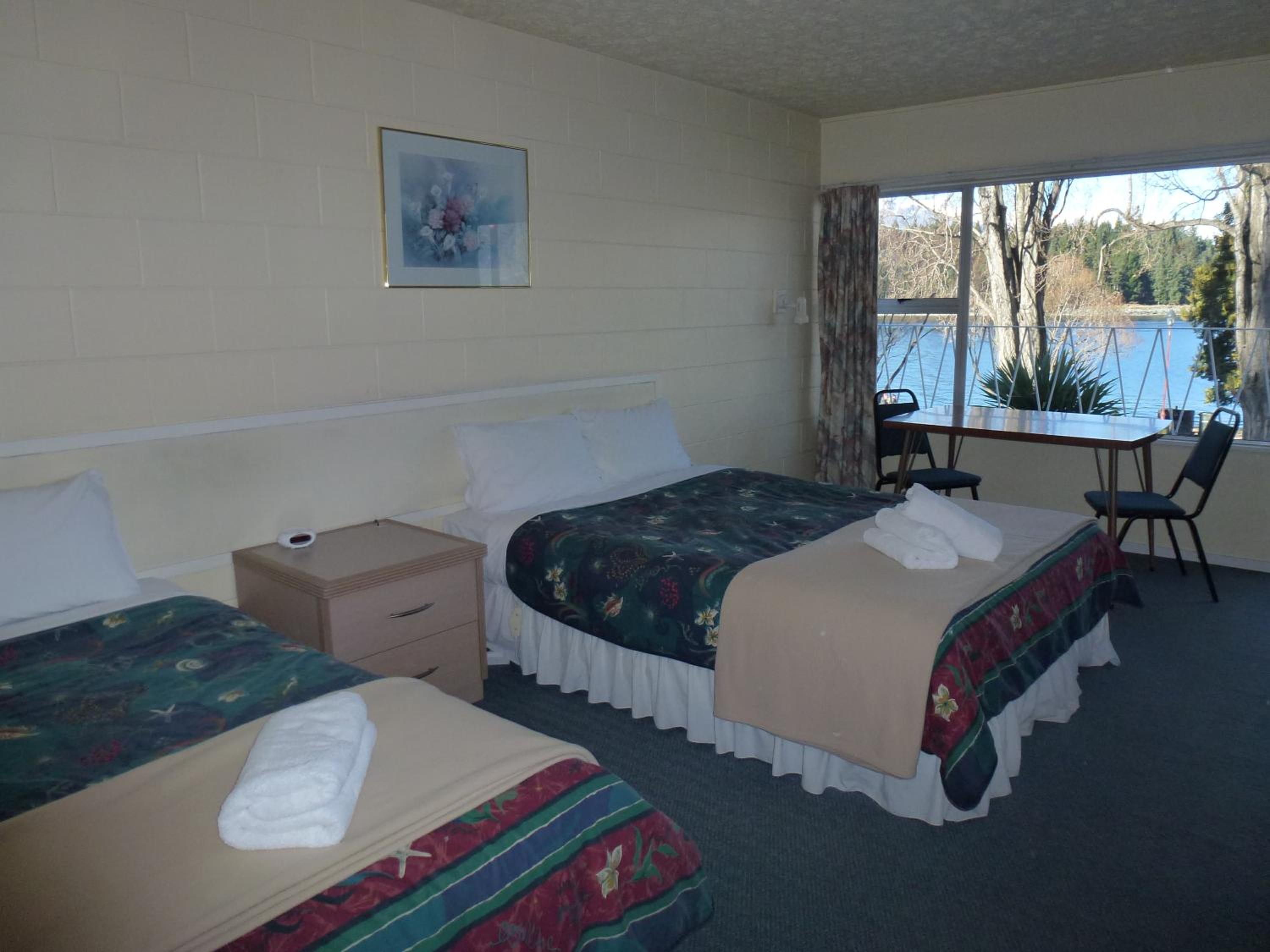 Lakeside Motel photo 15 of 25