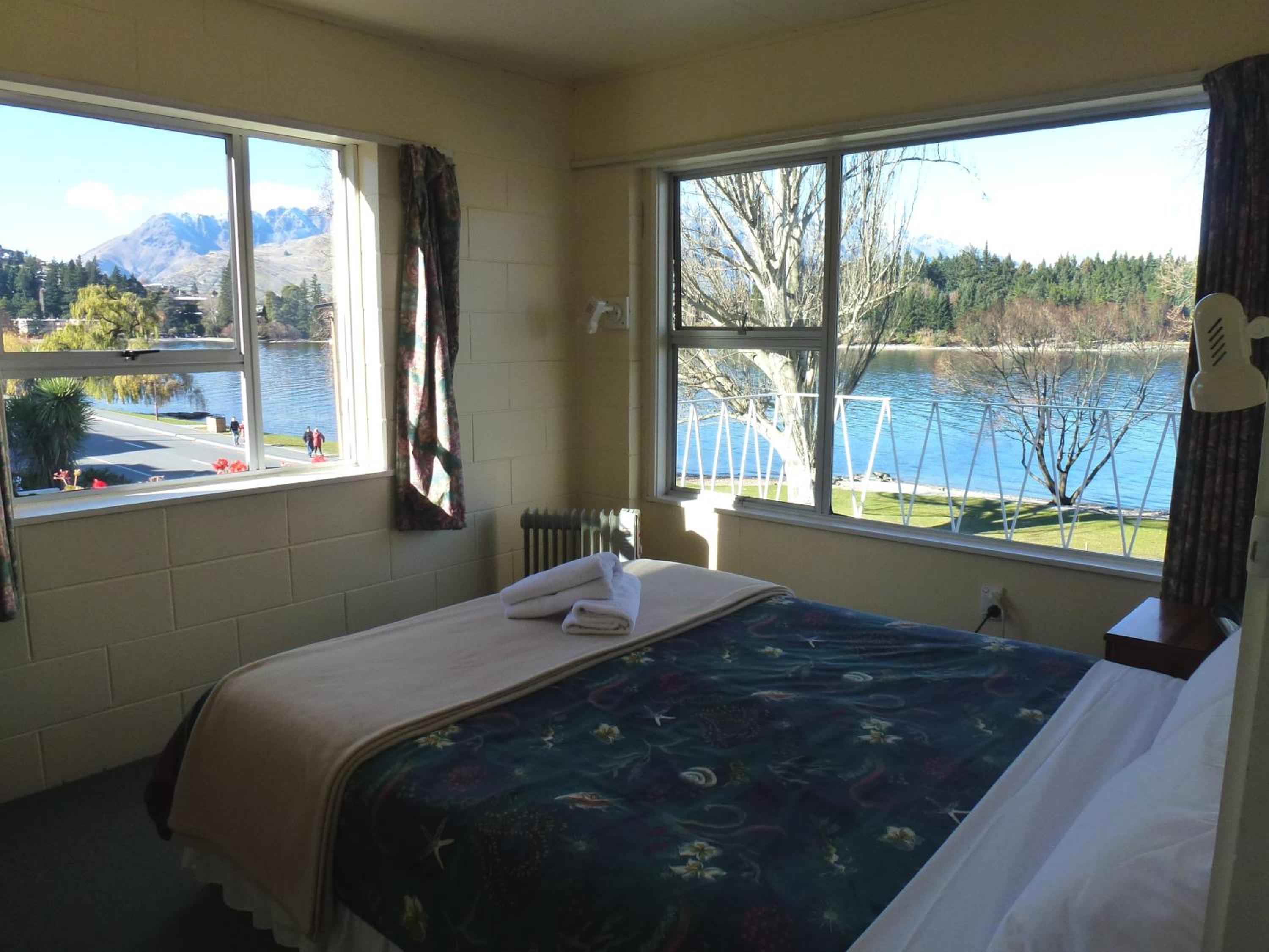 Lakeside Motel photo 17 of 25