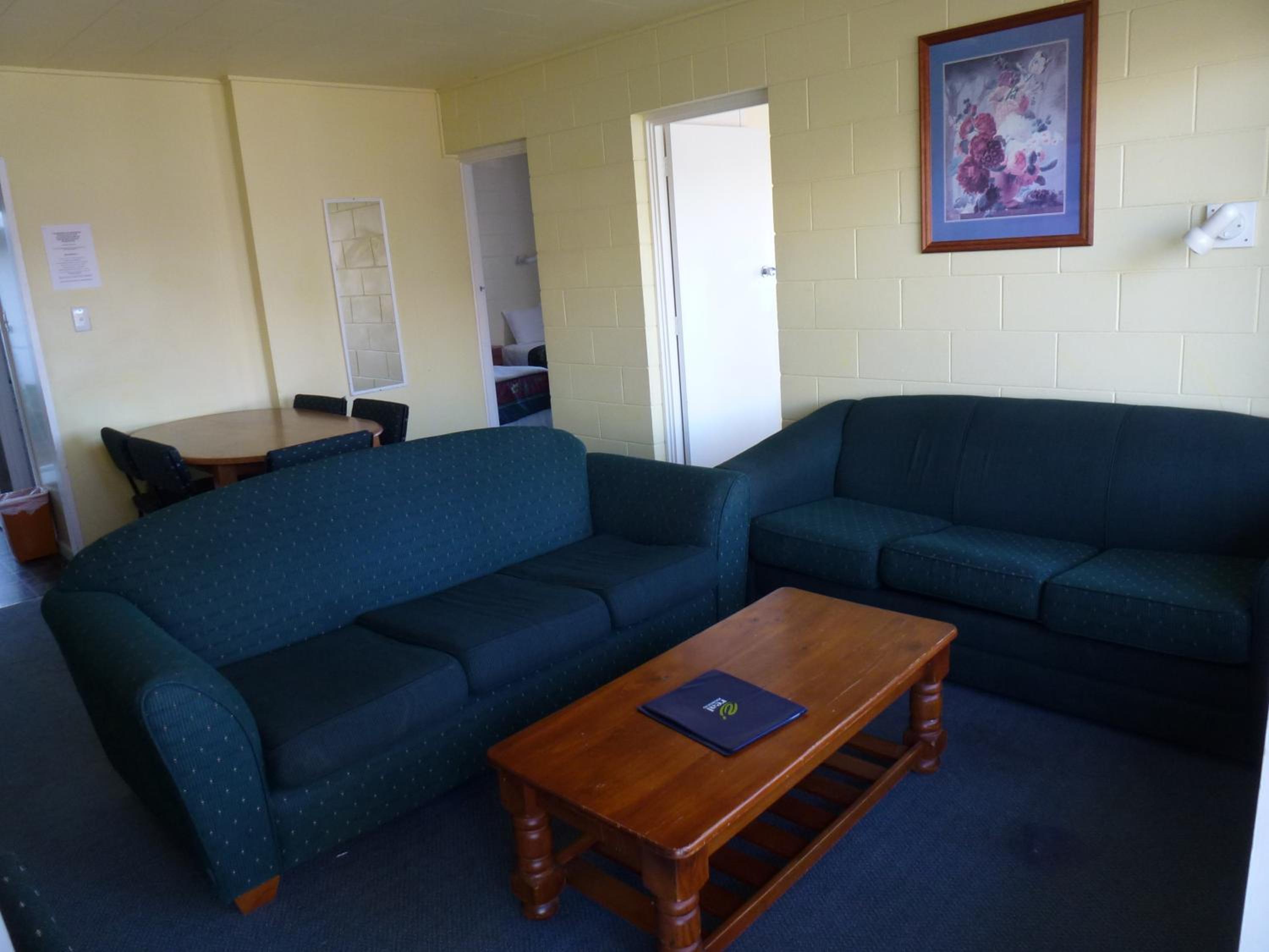 Lakeside Motel photo 14 of 25