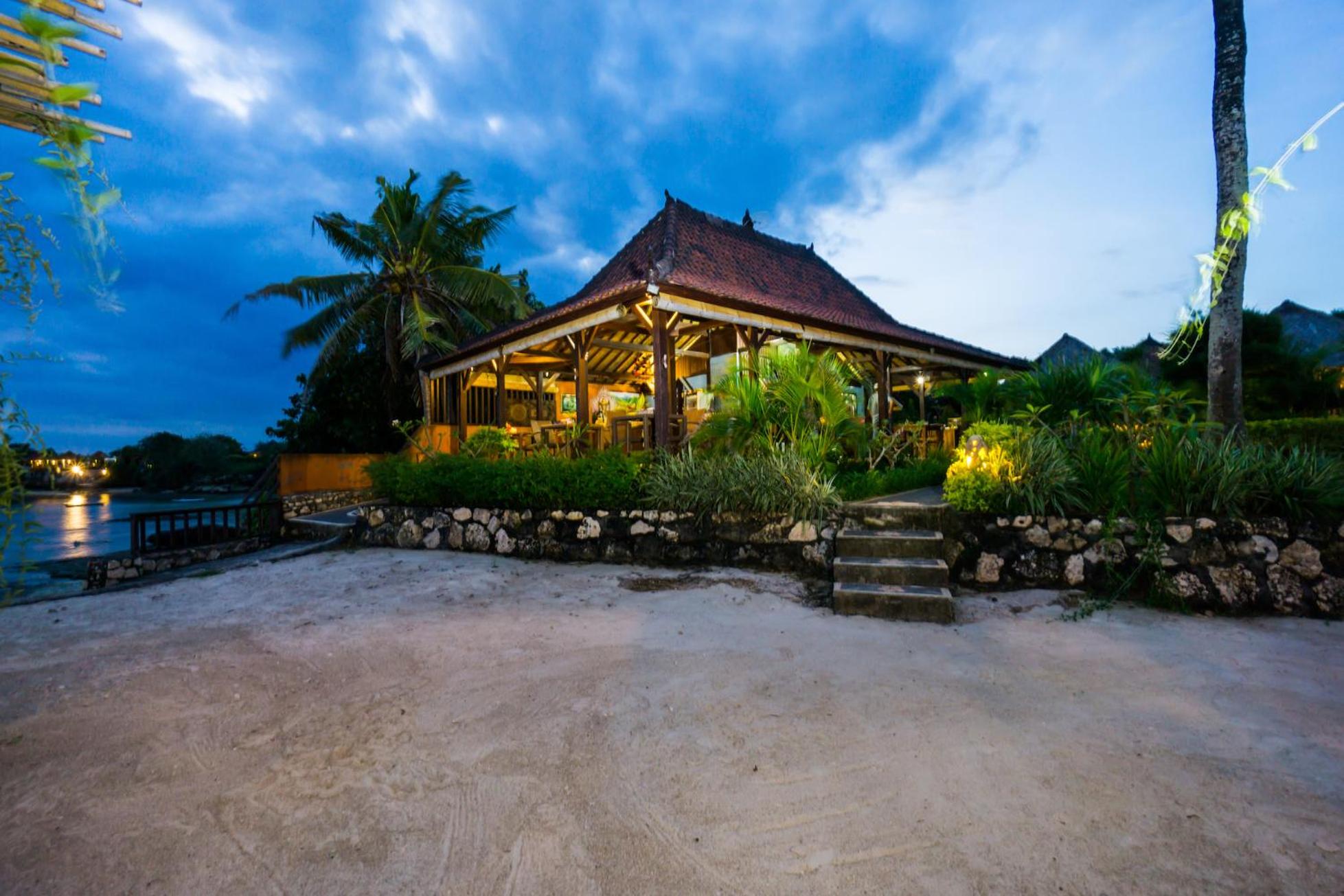 Laguna Reef Huts