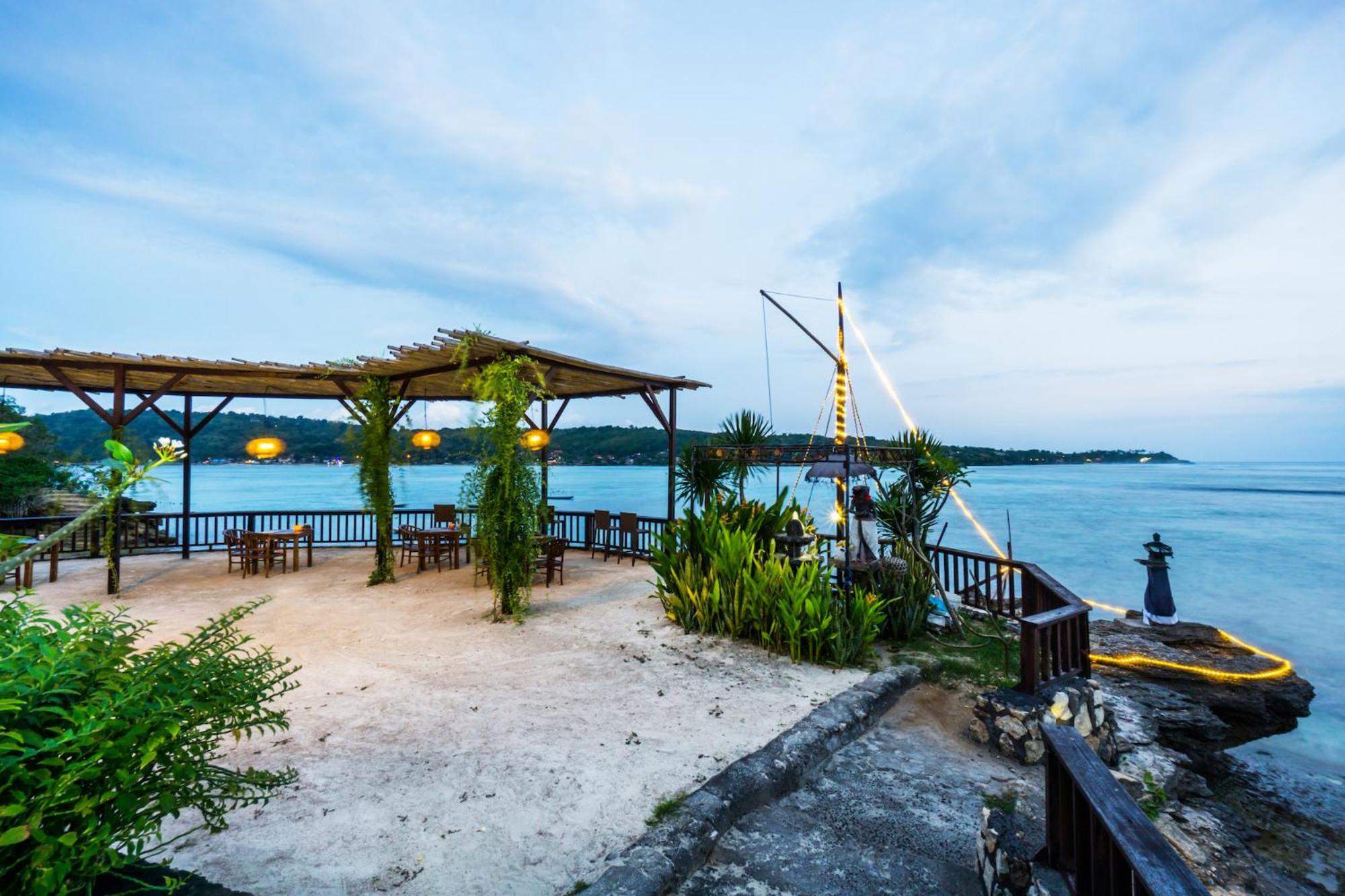 Laguna Reef Huts