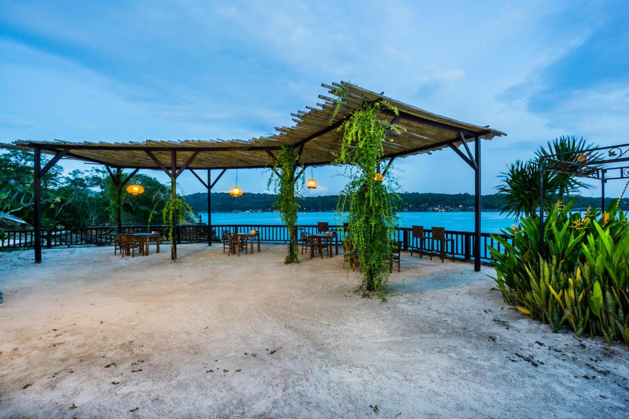 Laguna Reef Huts