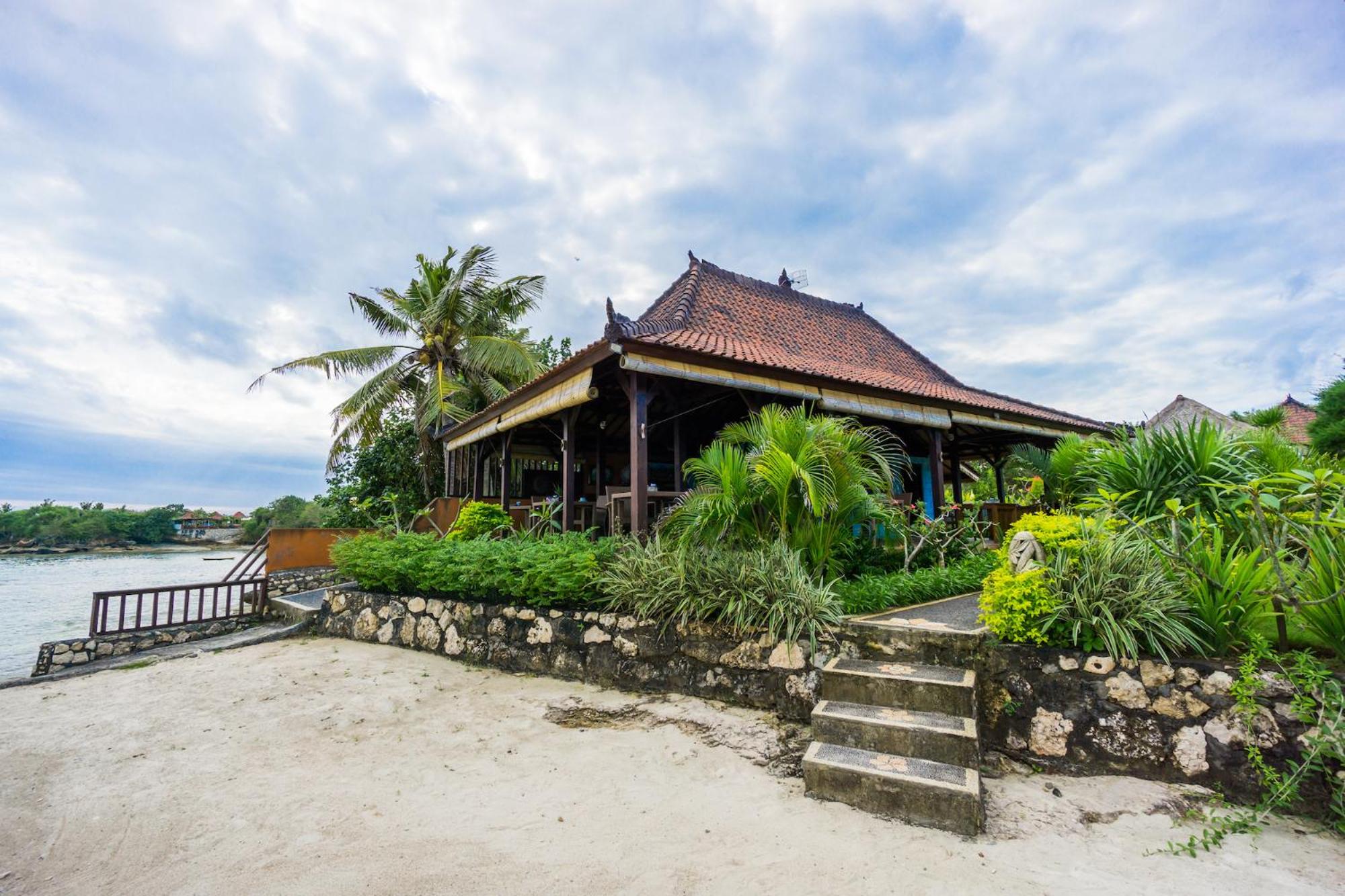 Laguna Reef Huts