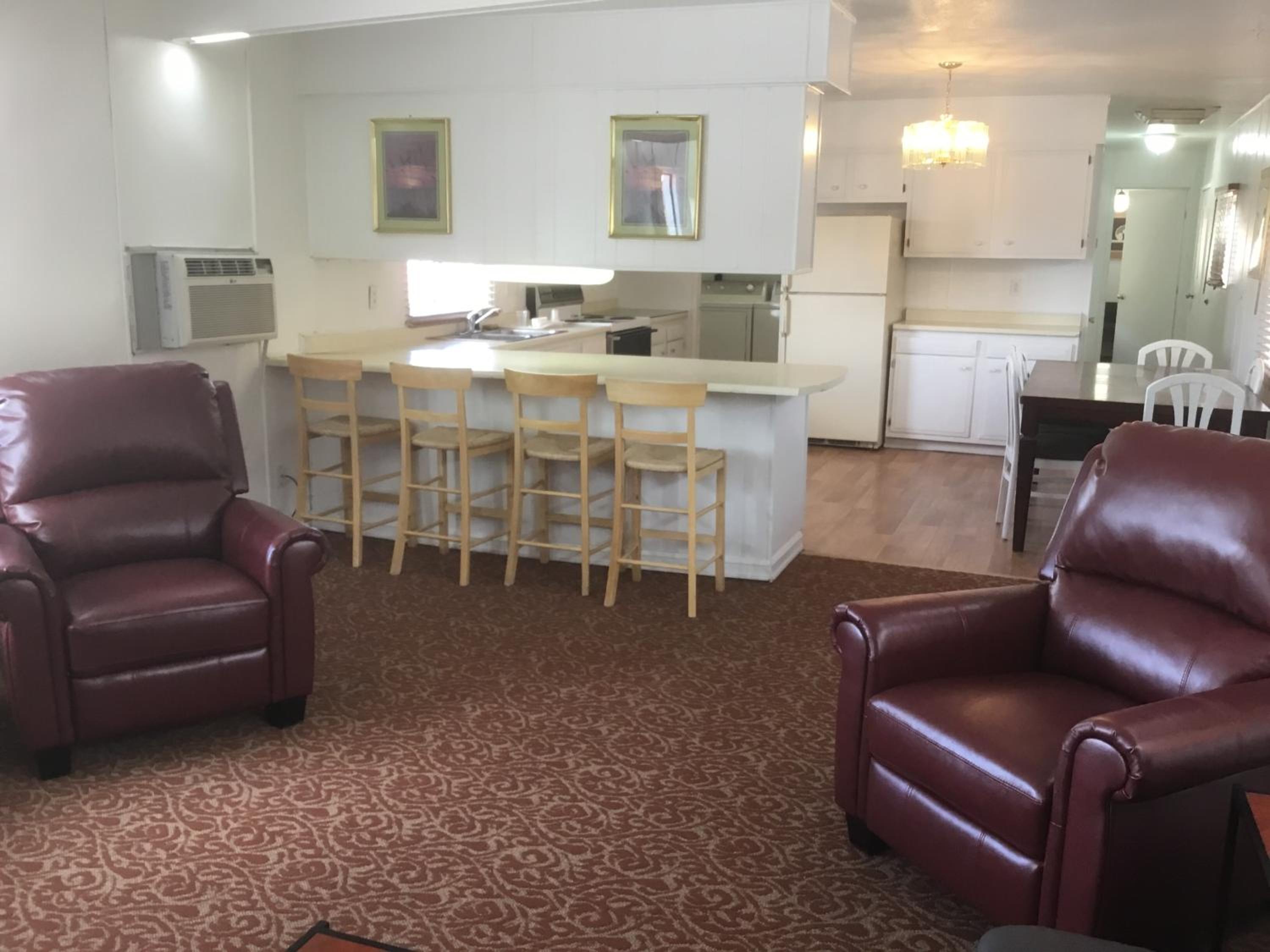 Ski's Western Motel