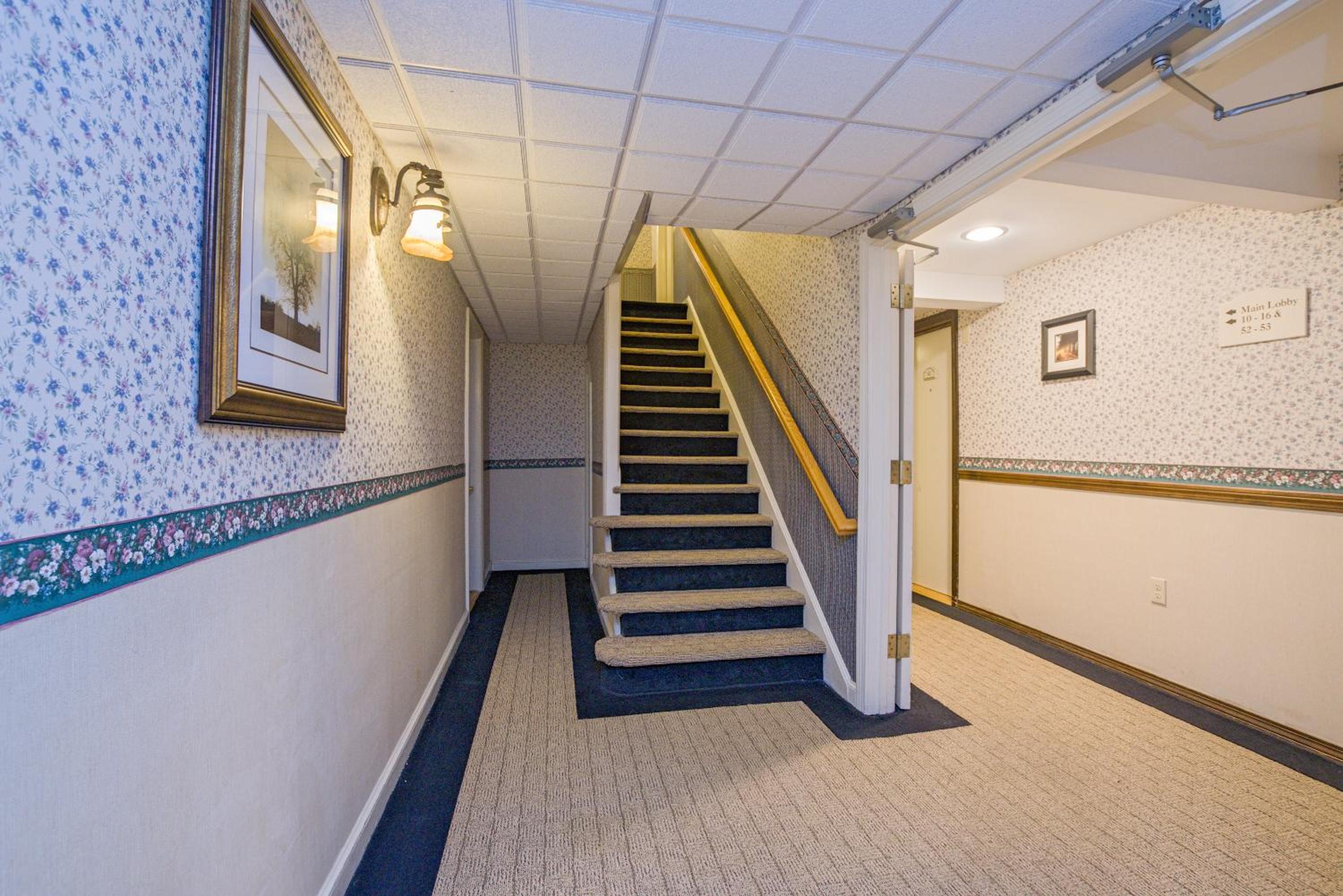 Coachman Inn - Property Image 10