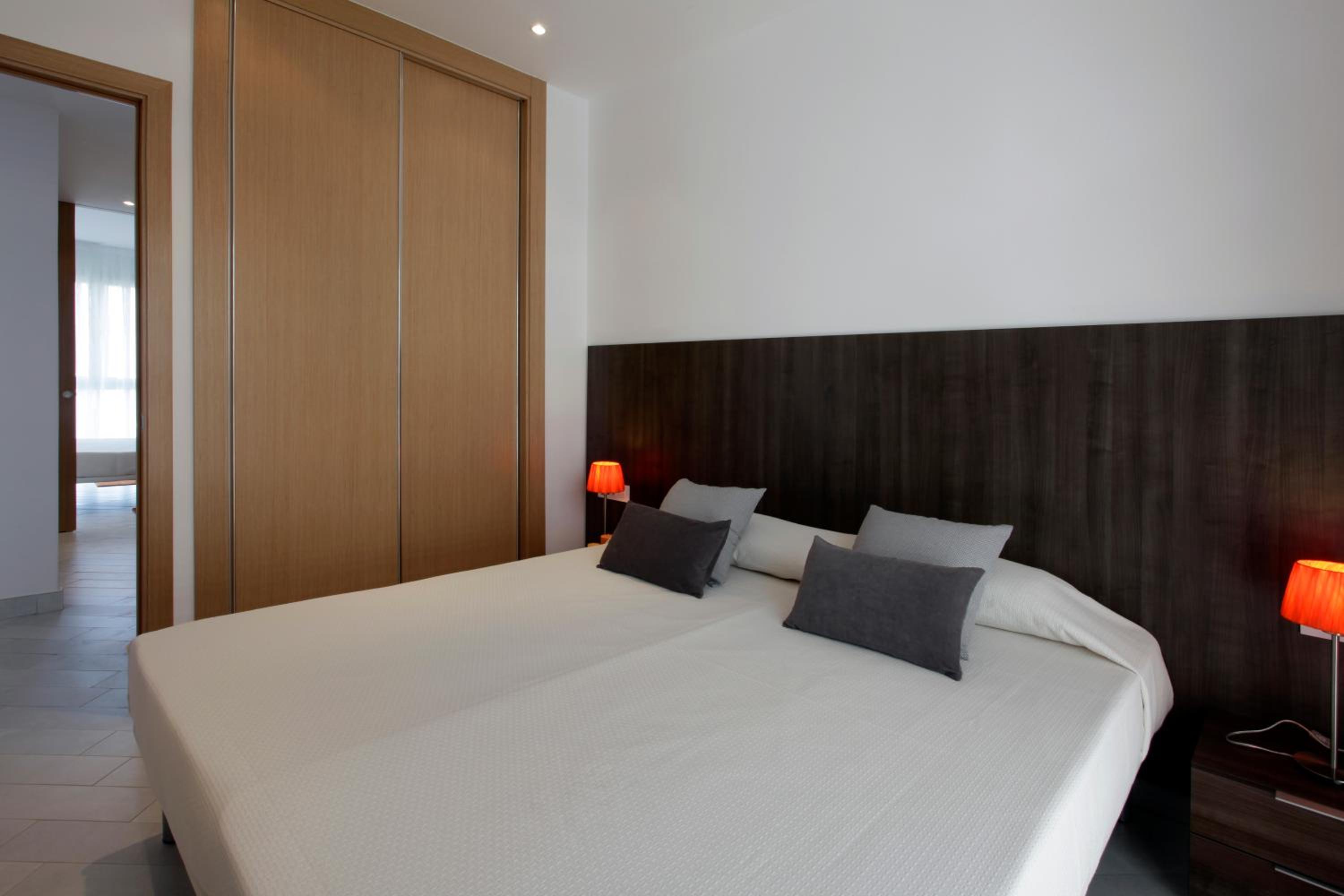 Fisa Rentals Les Corts Apartments