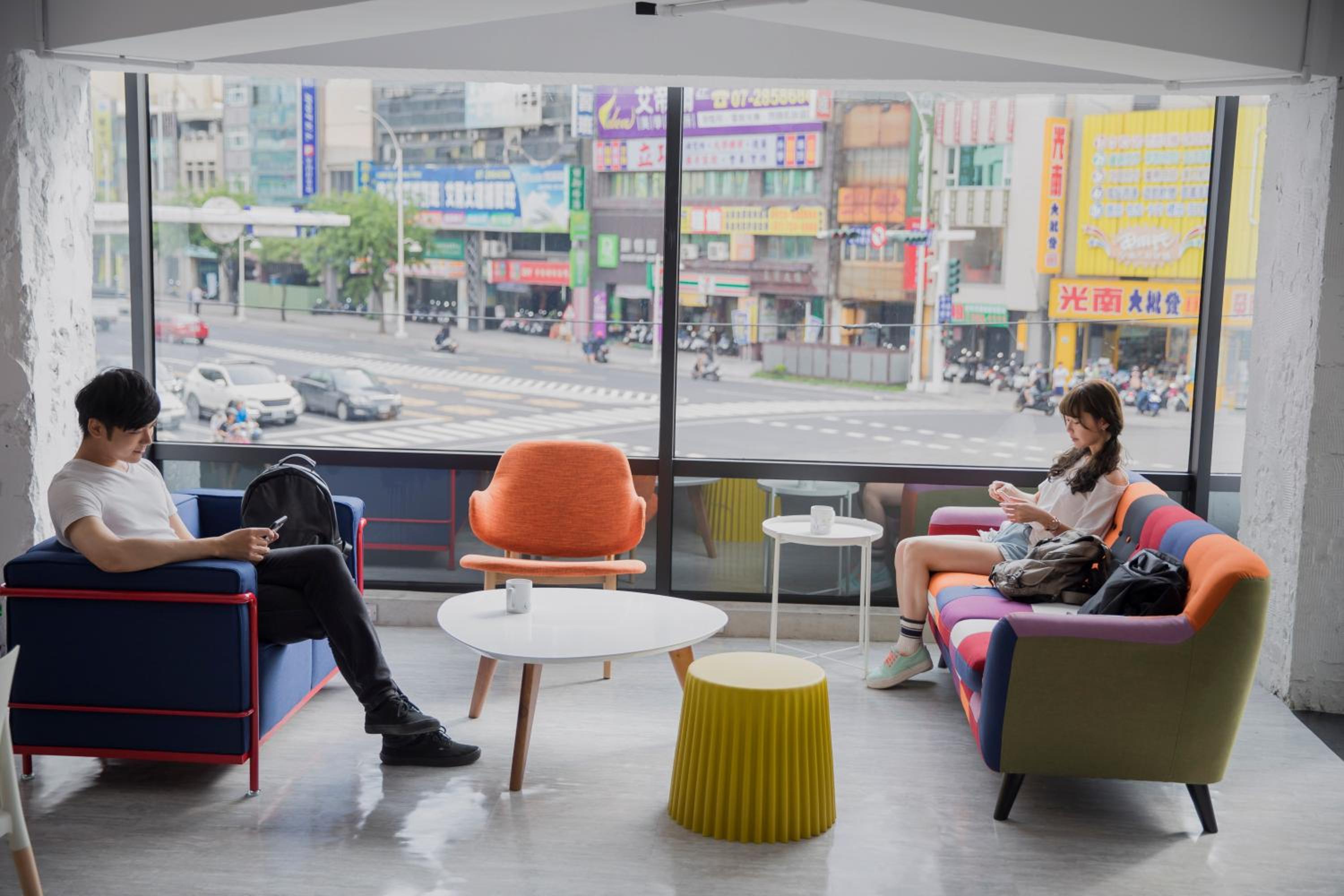 Single Inn-Kaohsiung Station