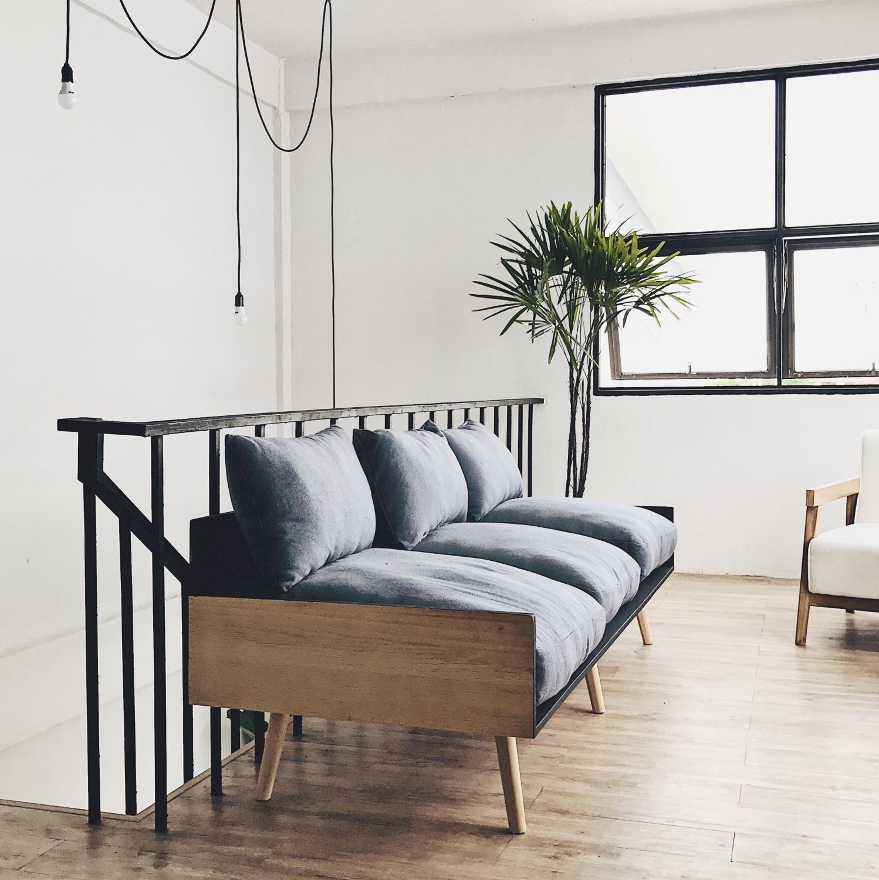 Beige Poshtels + Netflix