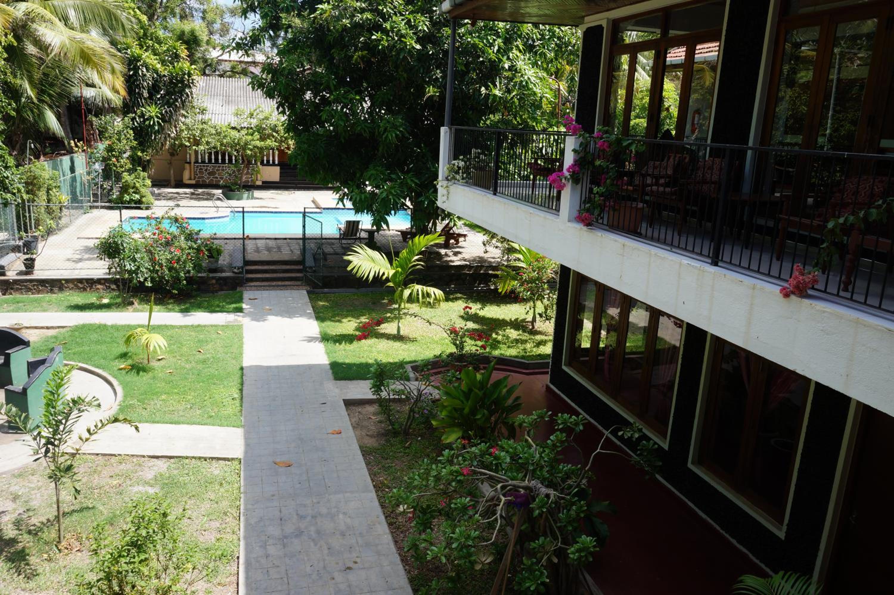 Lake Side Tourist Inn view 4