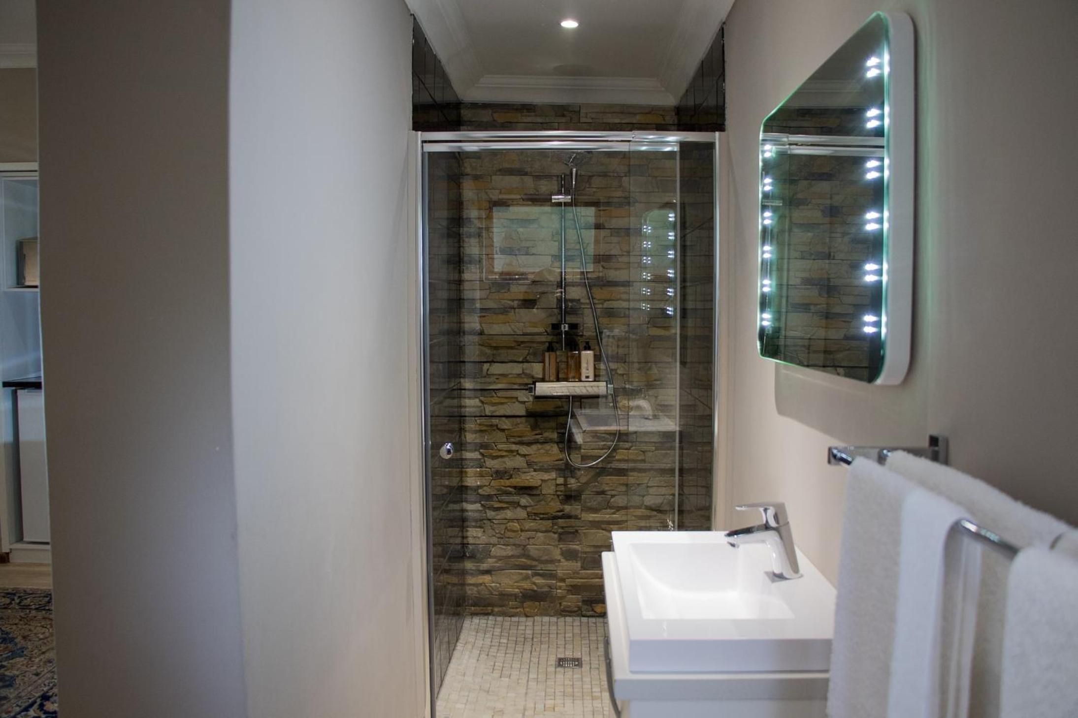 A' Queenslin Guesthouse
