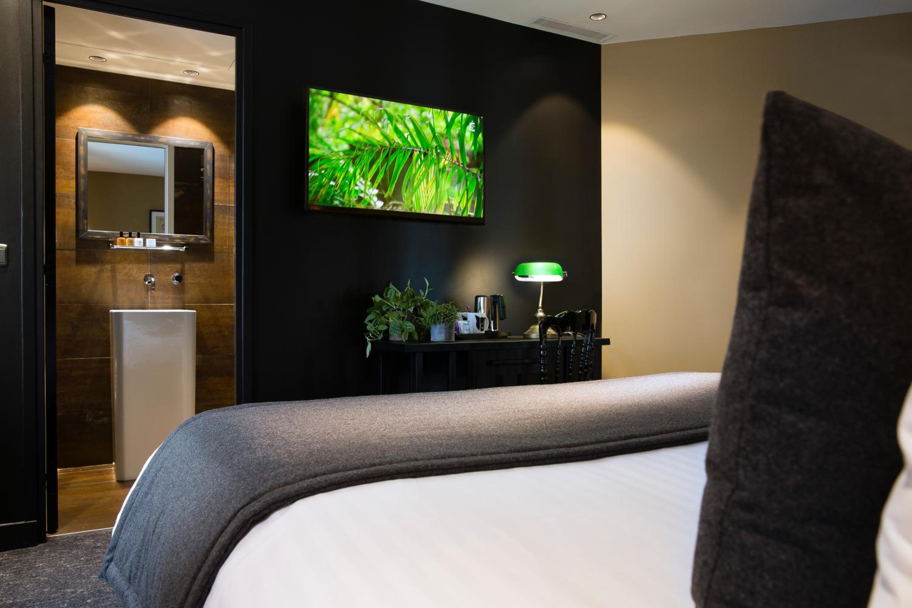 Hotel Le Chat Noir