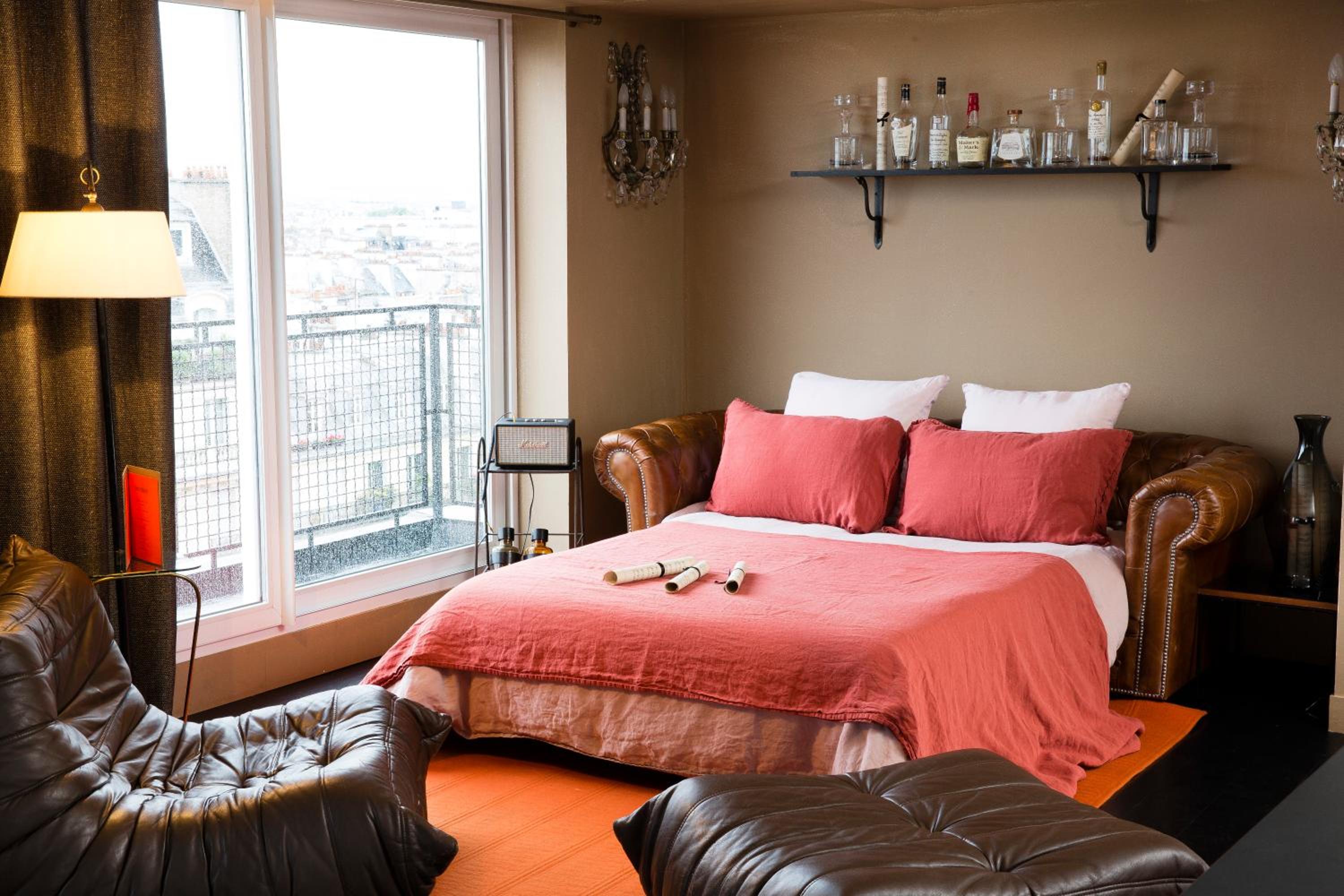 Hotel Le Chat Noir