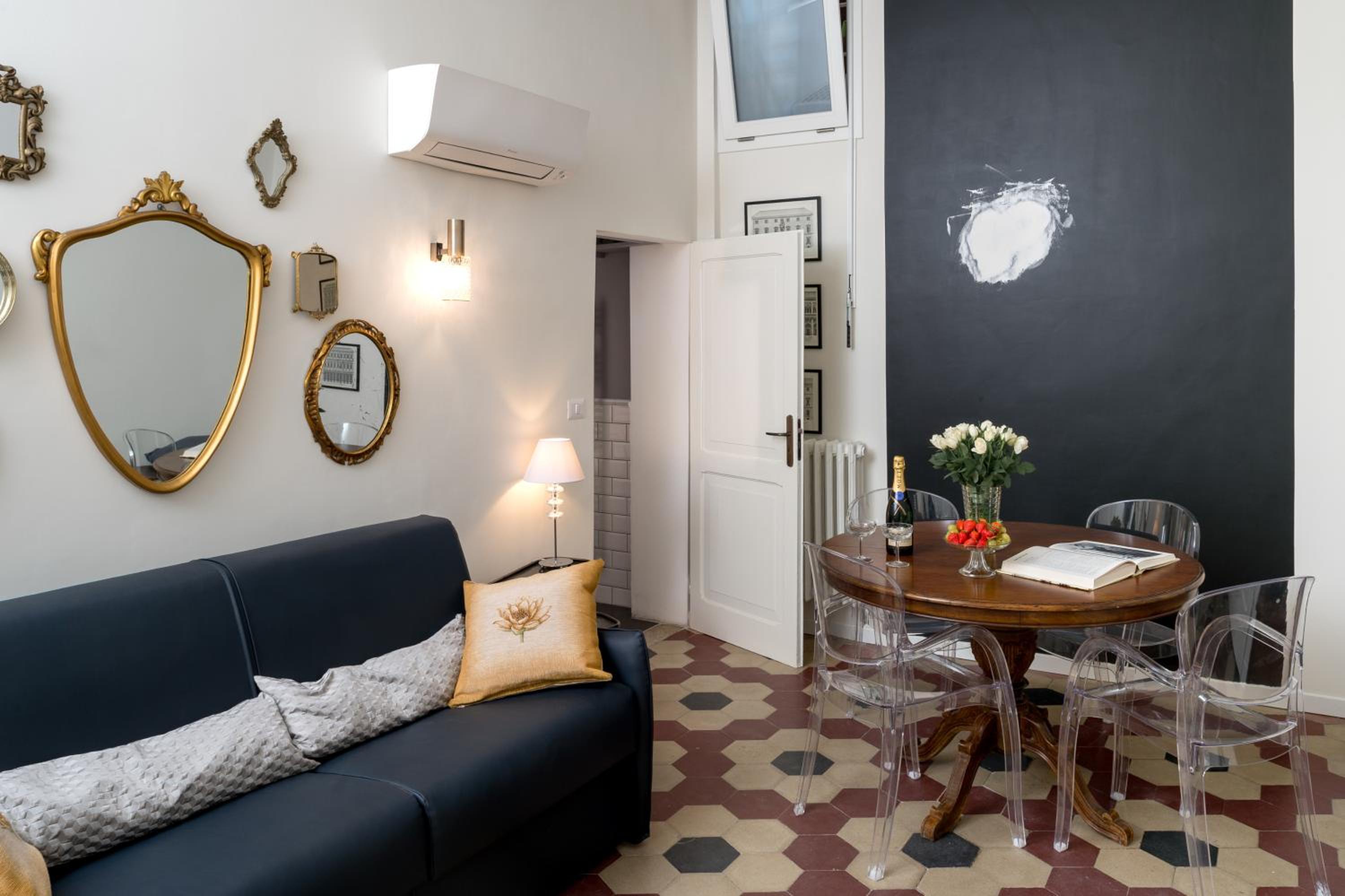 L'8 Boutique Concept Apartments