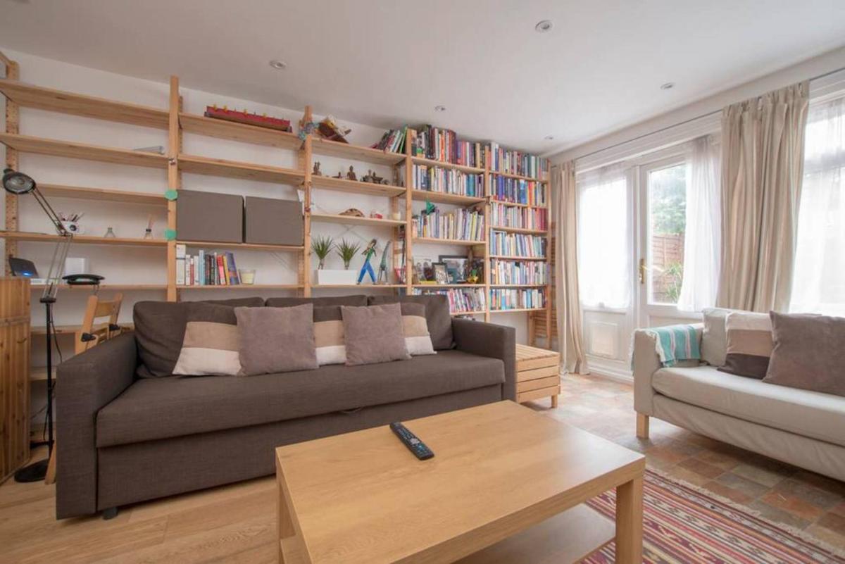 Brecknock Road House