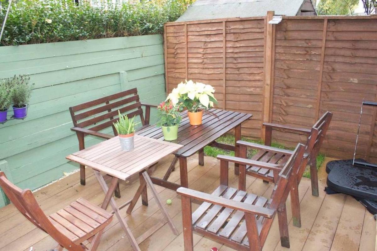 Brecknock Road House
