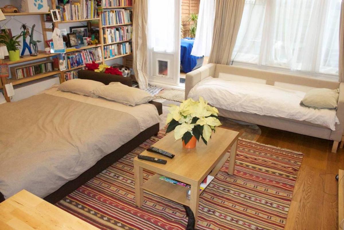 Brecknock Road House