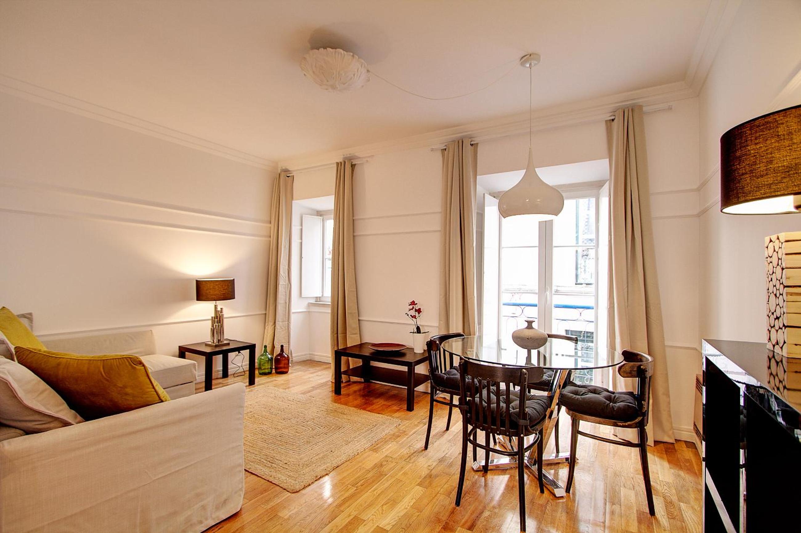 Heart of Bairro Alto-Live like a Local