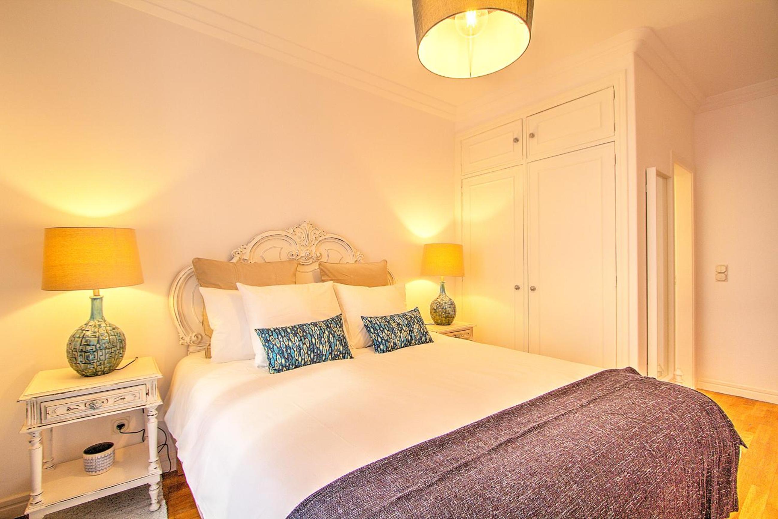 Heart of Bairro Alto-Live like a Local