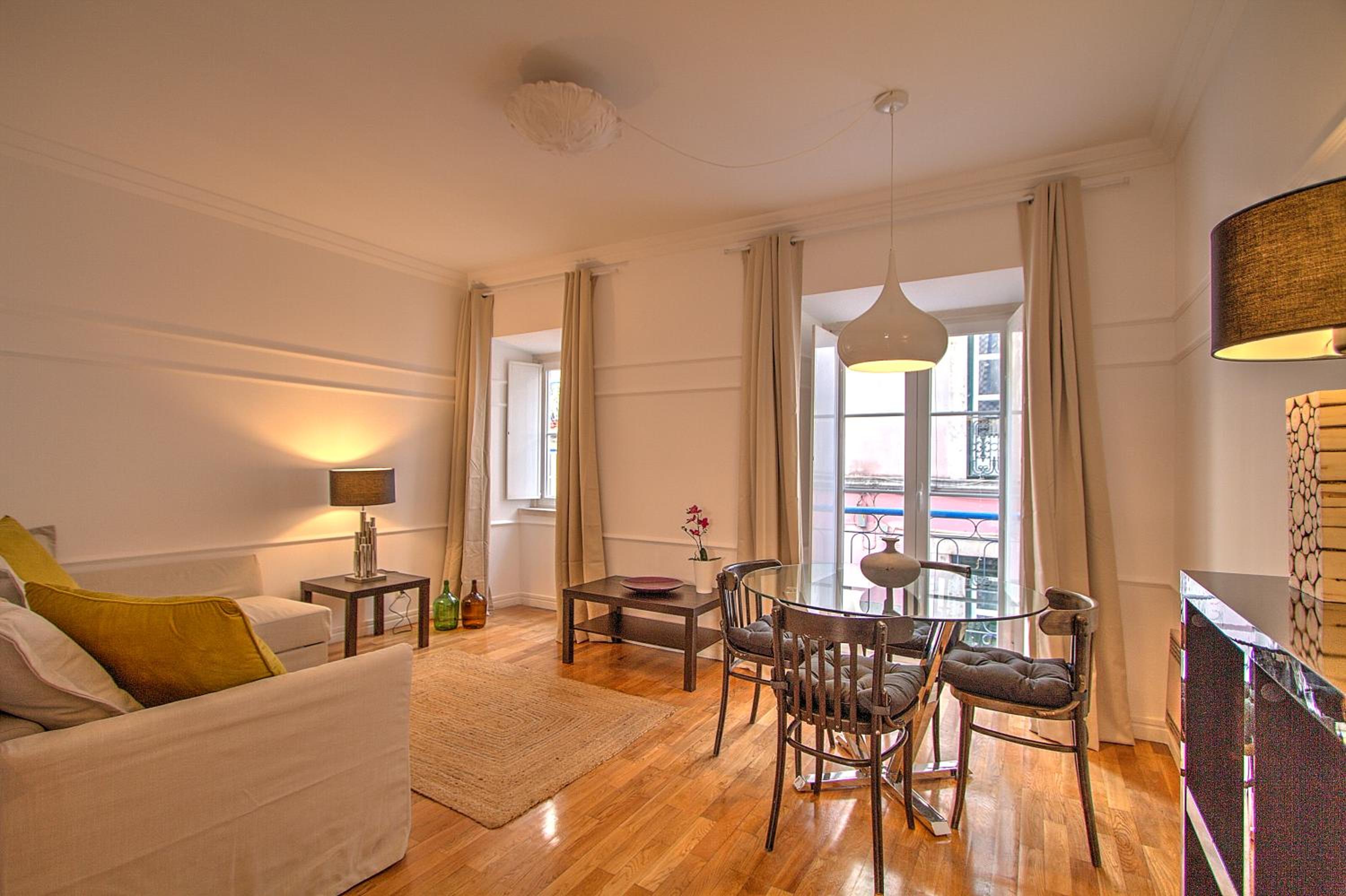 Heart of Bairro Alto-Live like a Local