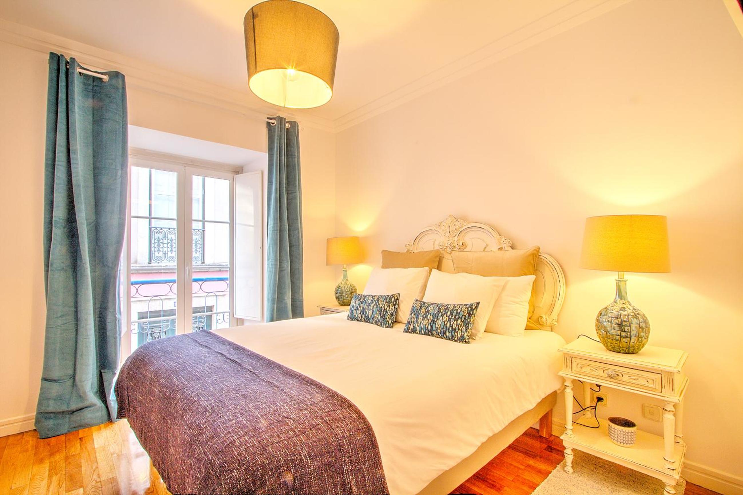 Heart of Bairro Alto-Live like a Local
