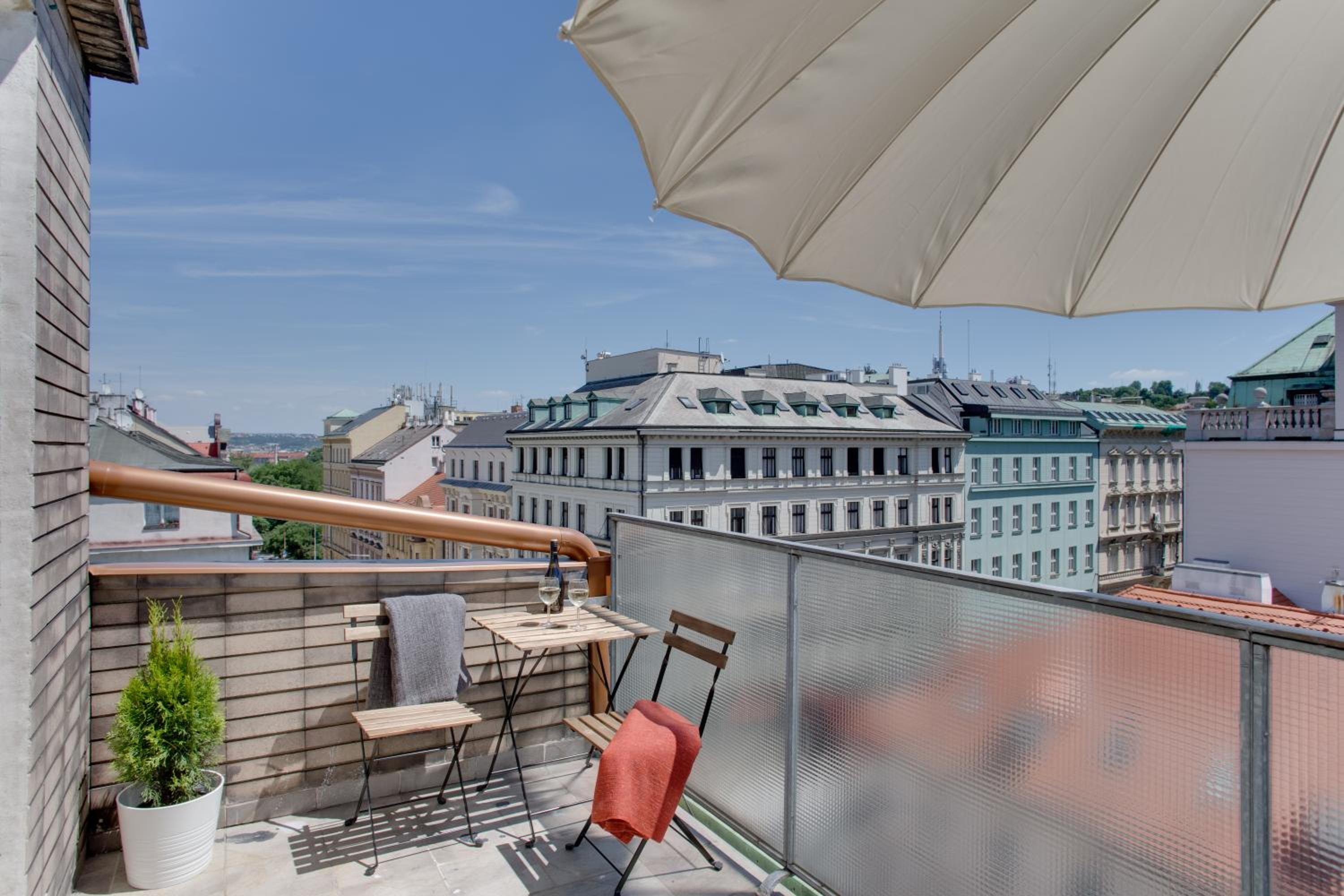 JT's Apartments Opletalova str.
