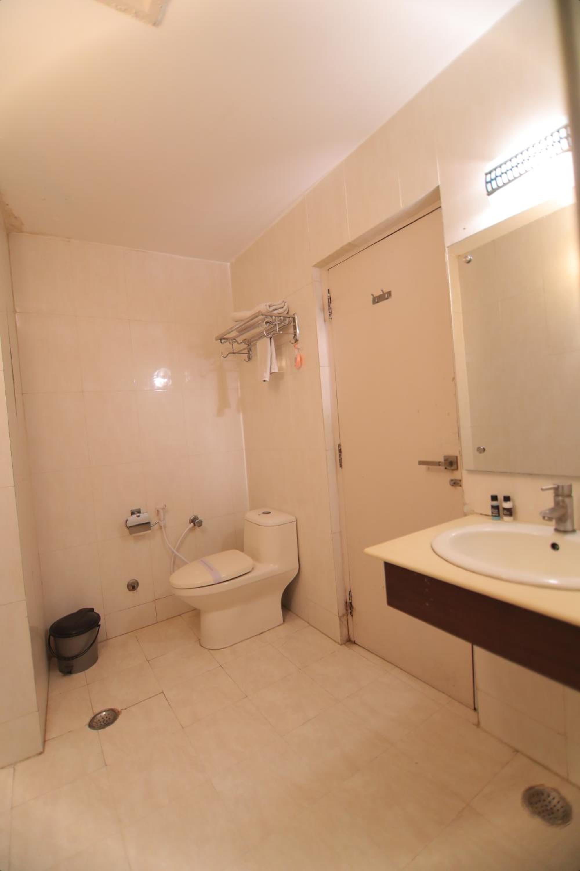 Taj Inn Hotel photo 2