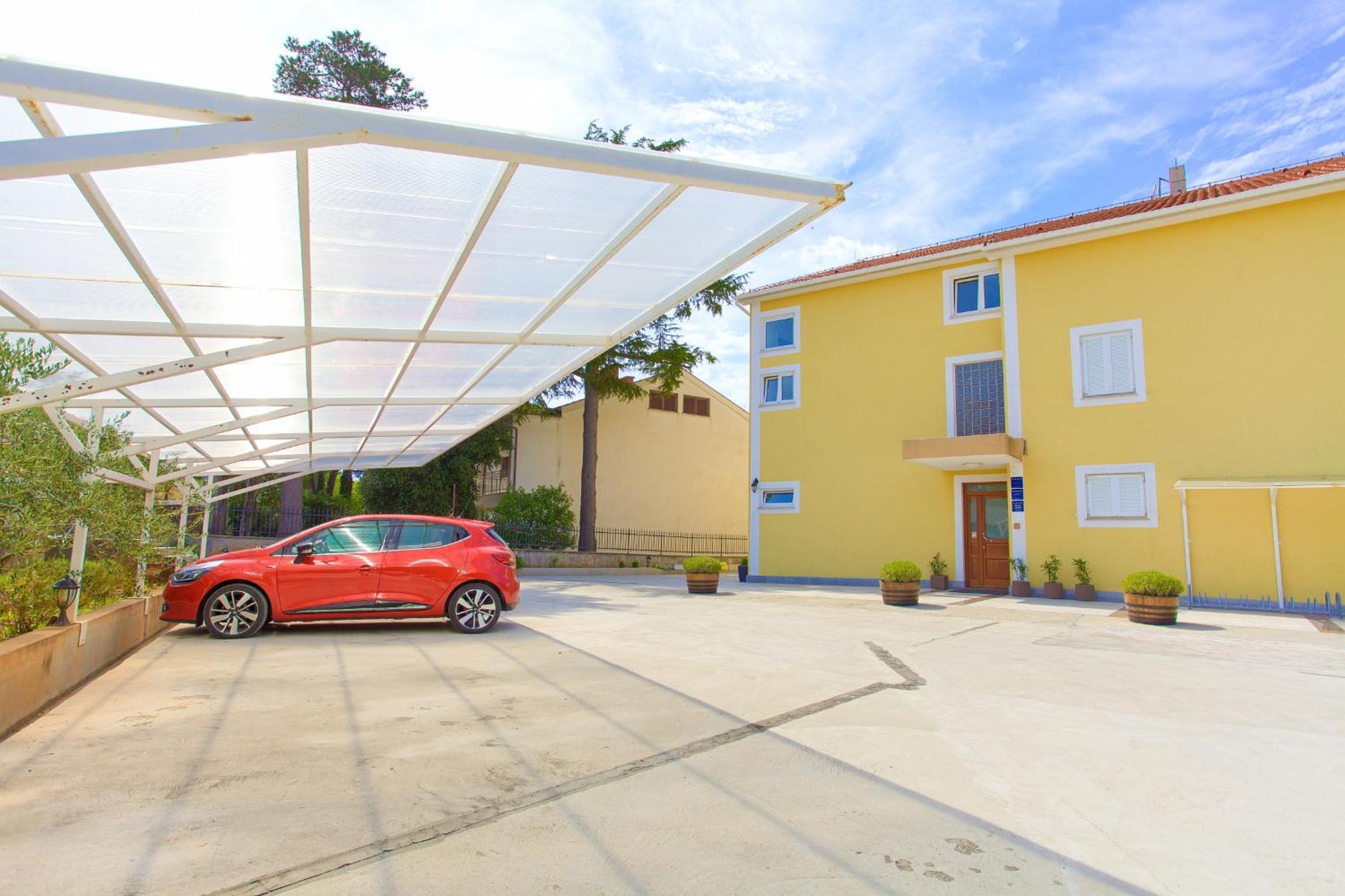 Frajona Apartments