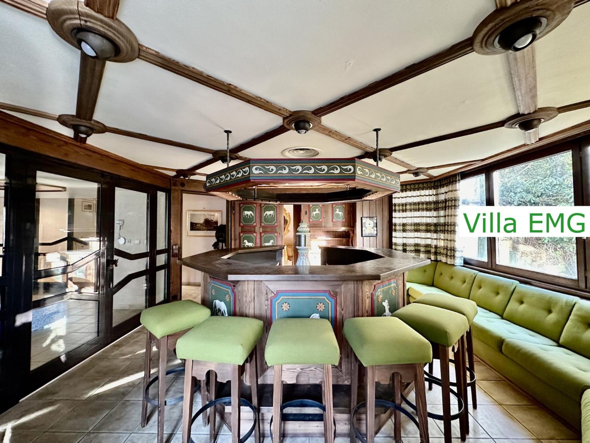 Luxus Ferienhaus Villa Gernsbach mit Sauna, Garten, Kamin bis 22 Personen