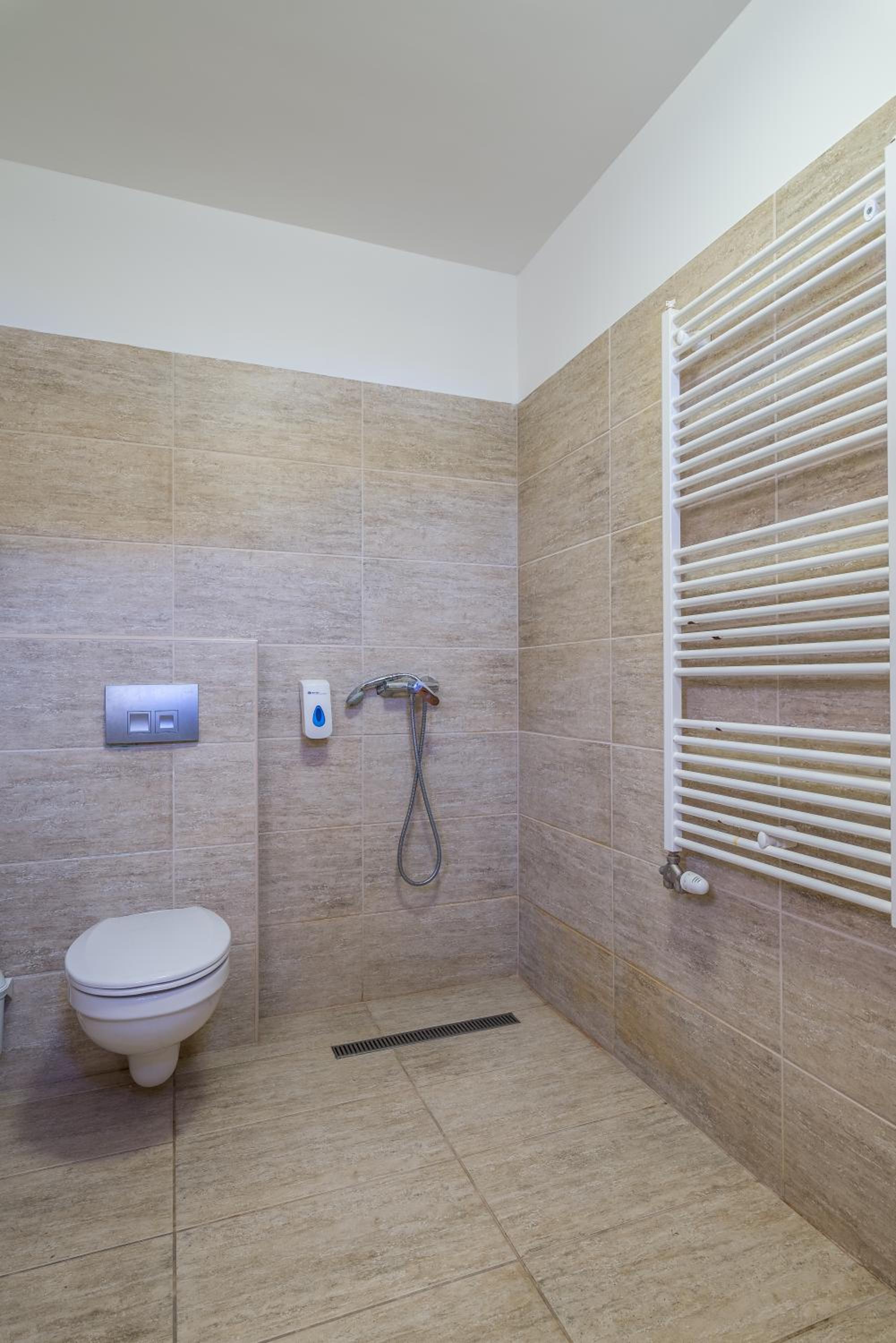 Tó apartmanházak